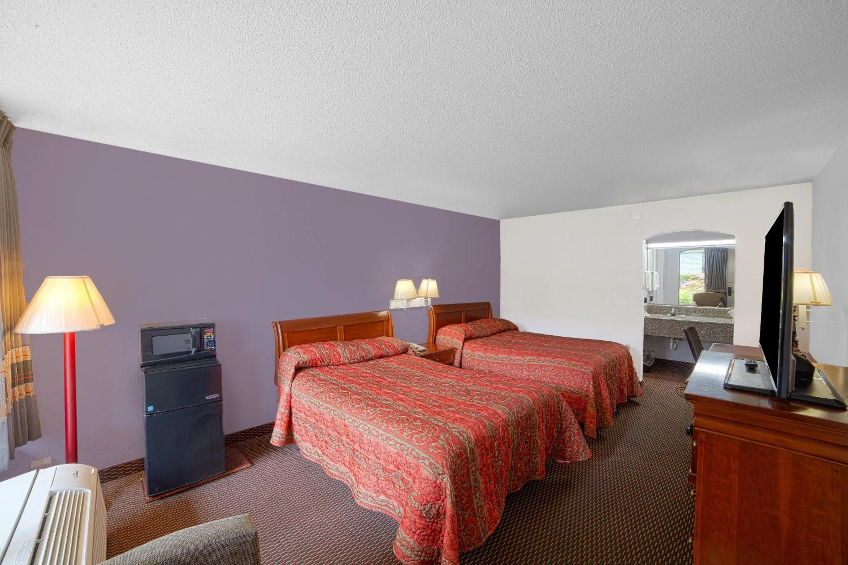 Bedroom, Bed in Masters Inn Selma Smithfield I-95 By OYO