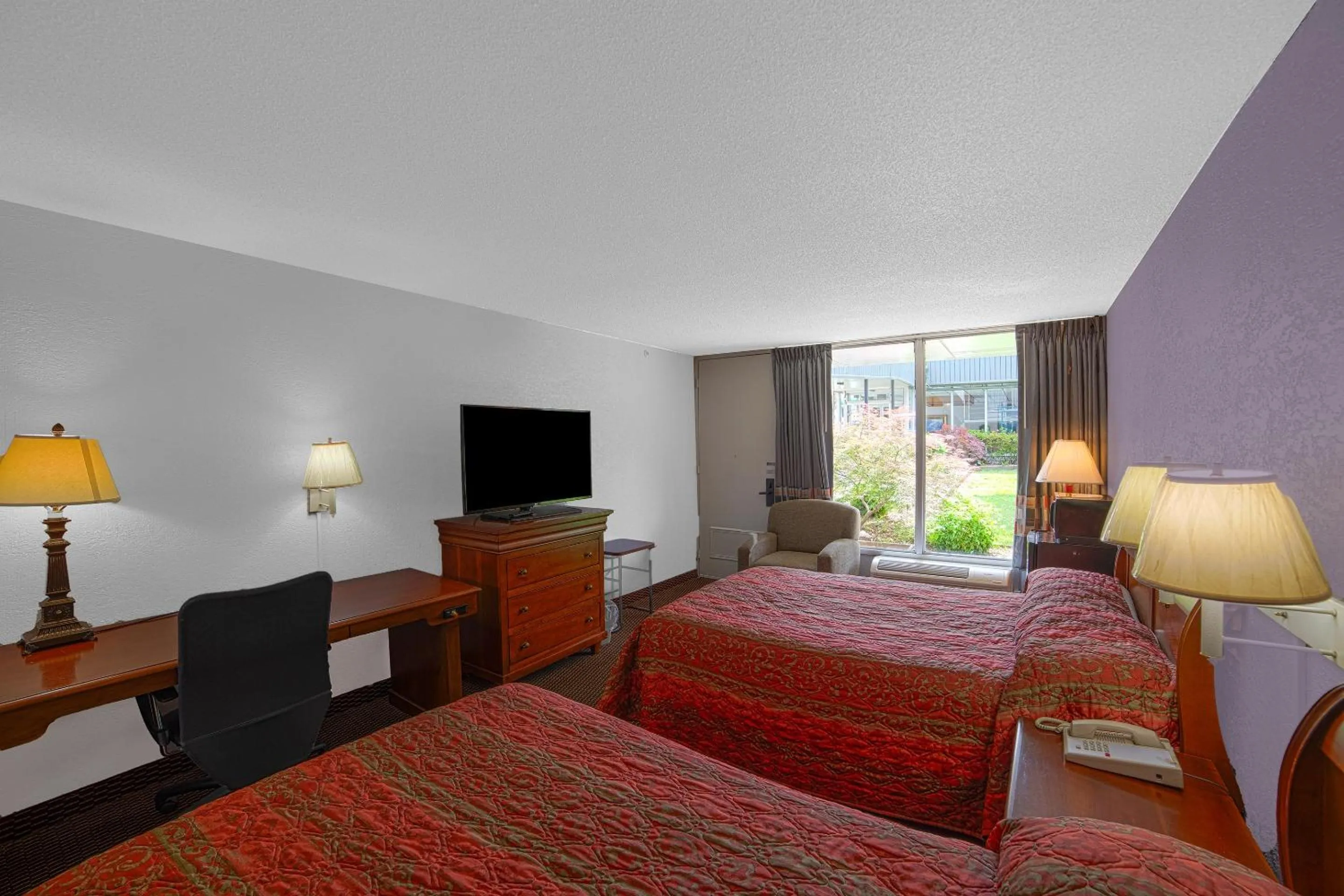 Bedroom, Bed in Masters Inn Selma Smithfield I-95 By OYO