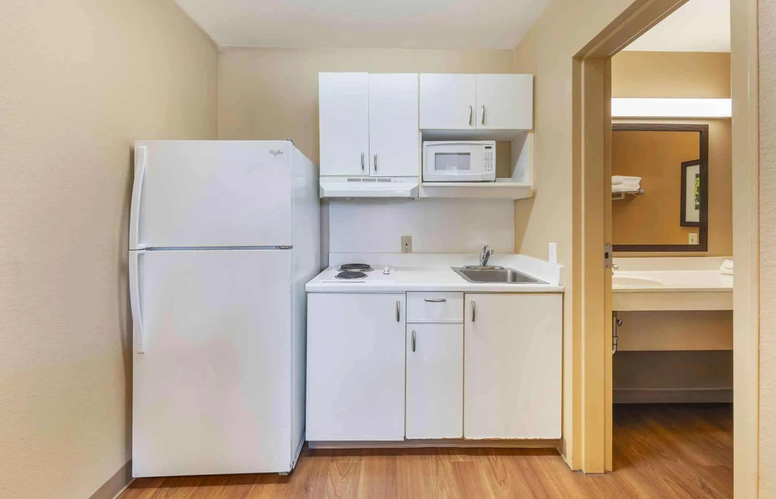 Bedroom in Extended Stay America Suites - Bakersfield - California Avenue Bedroom in Extended Stay America Suites - Bakersfield - California Avenue