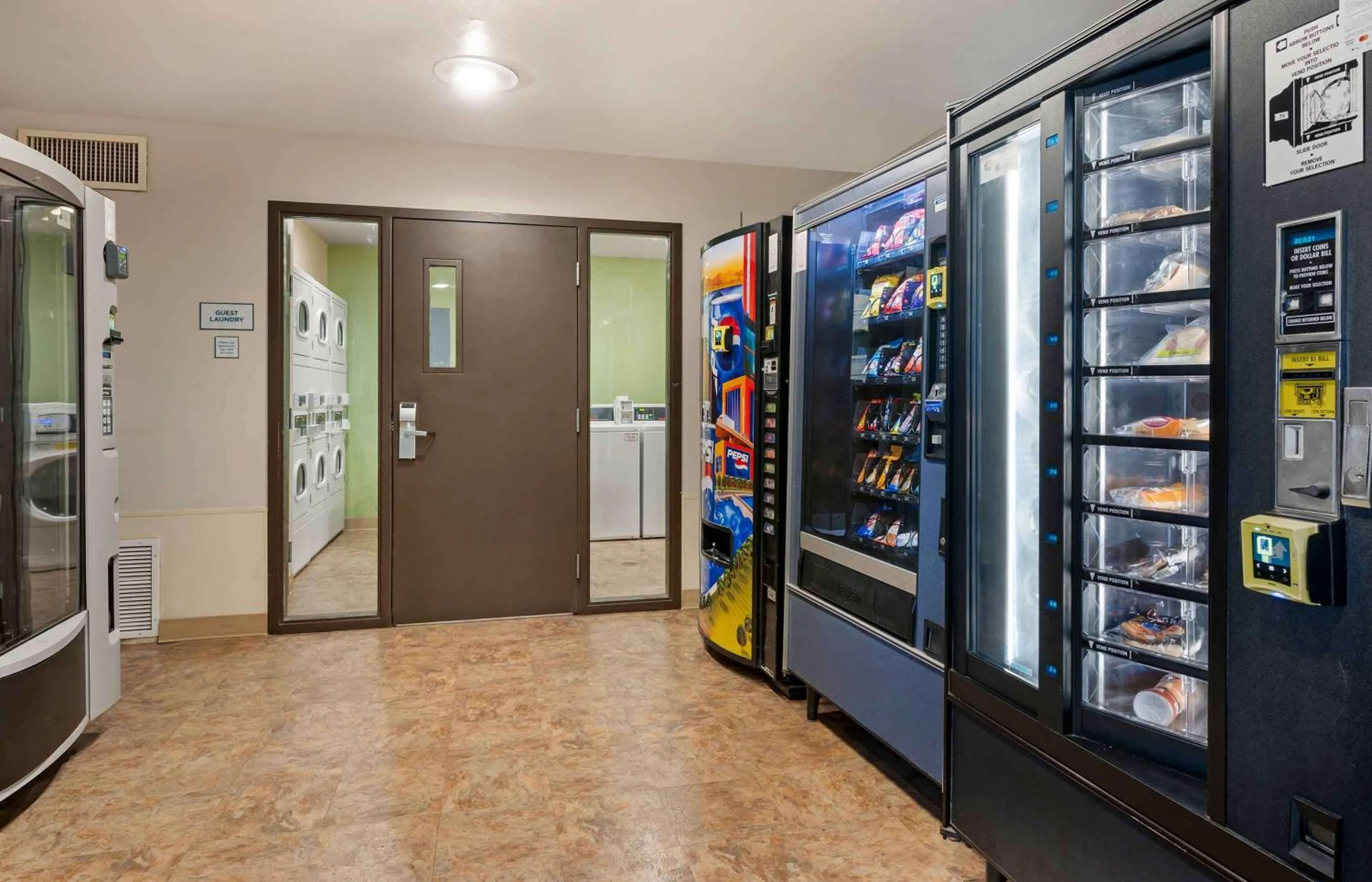 Property building in Extended Stay America Select Suites - Cincinnati - Sharonville