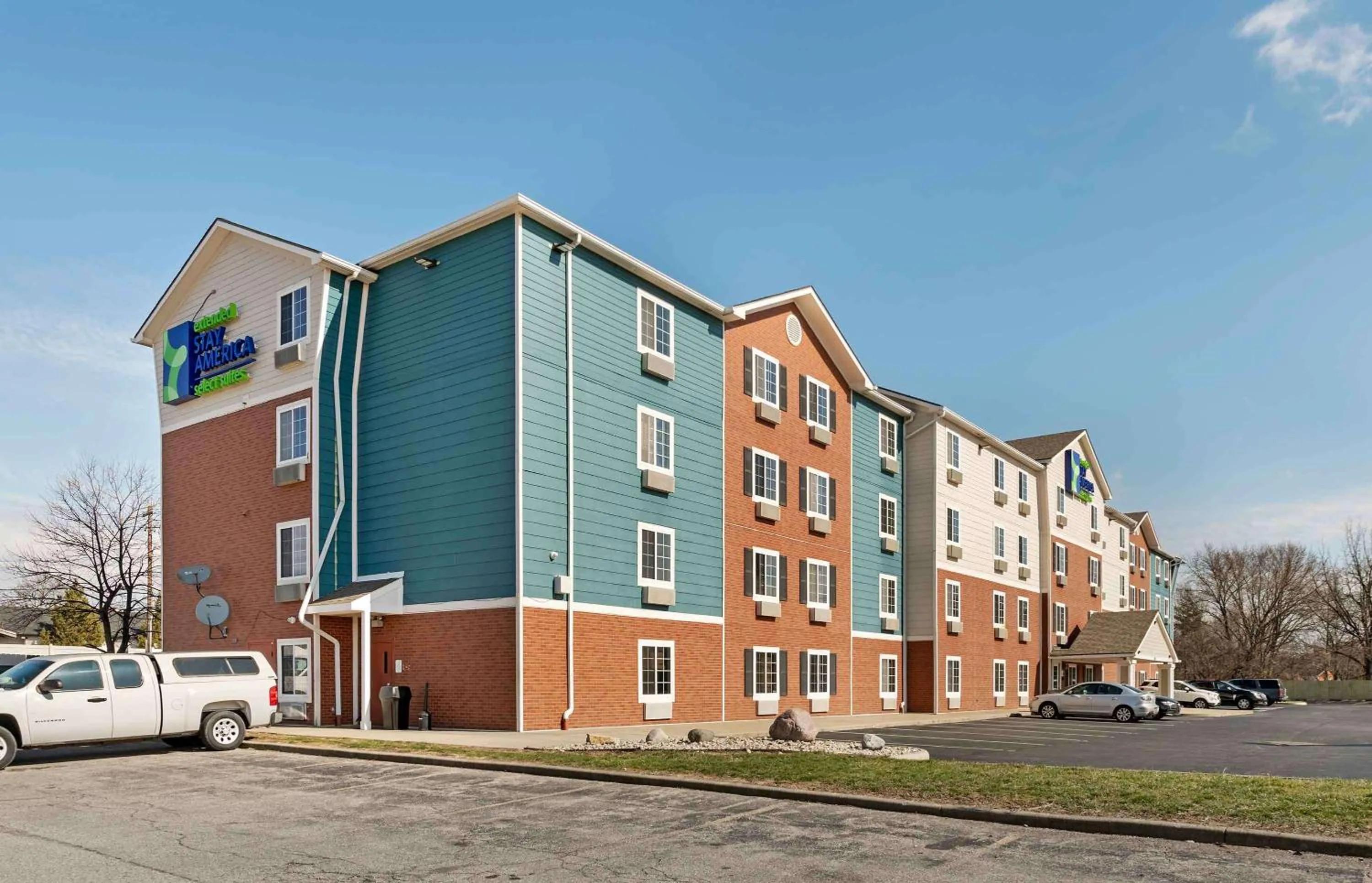 Property building in Extended Stay America Select Suites - Cincinnati - Sharonville