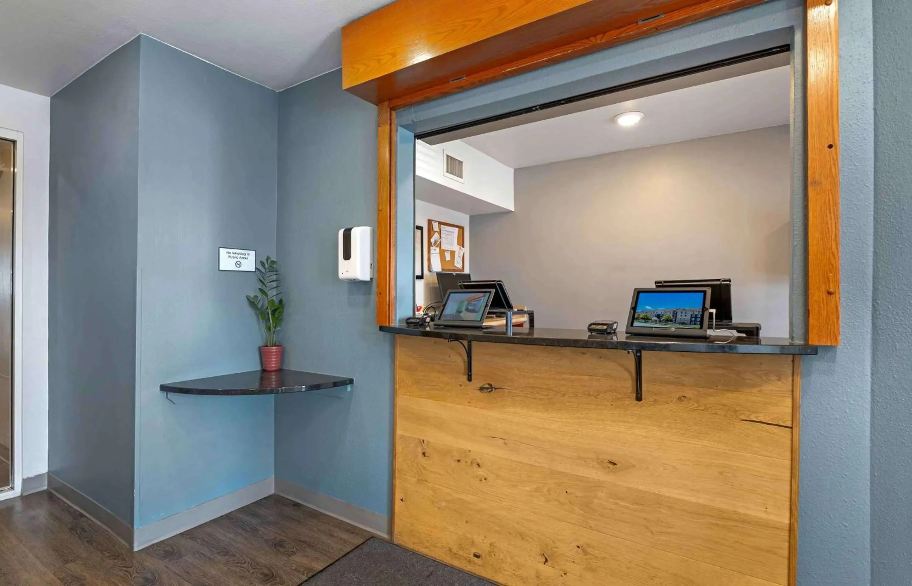 Lobby or reception in Extended Stay America Select Suites - Cincinnati - Sharonville Lobby or reception in Extended Stay America Select Suites - Cincinnati - Sharonville