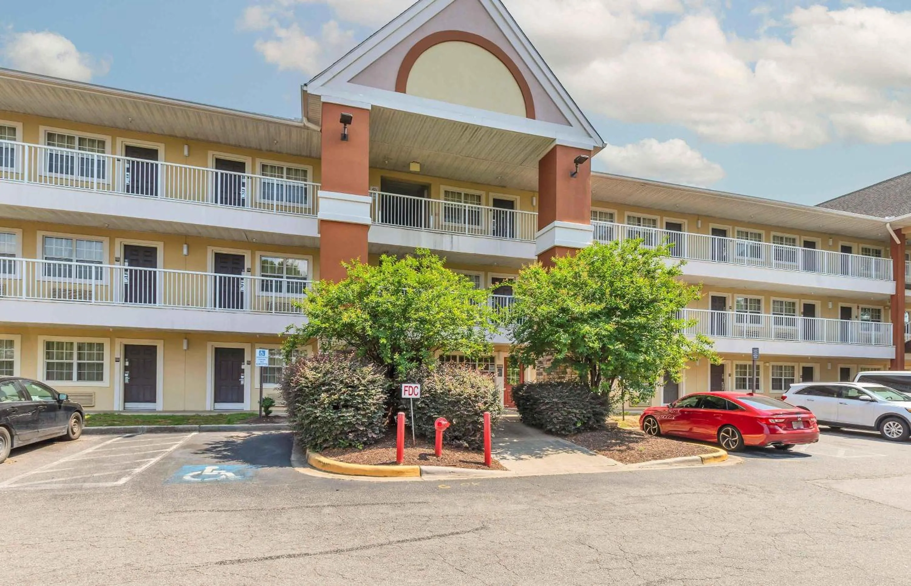 Property building in Extended Stay America Suites - Columbia - West - Interstate 126