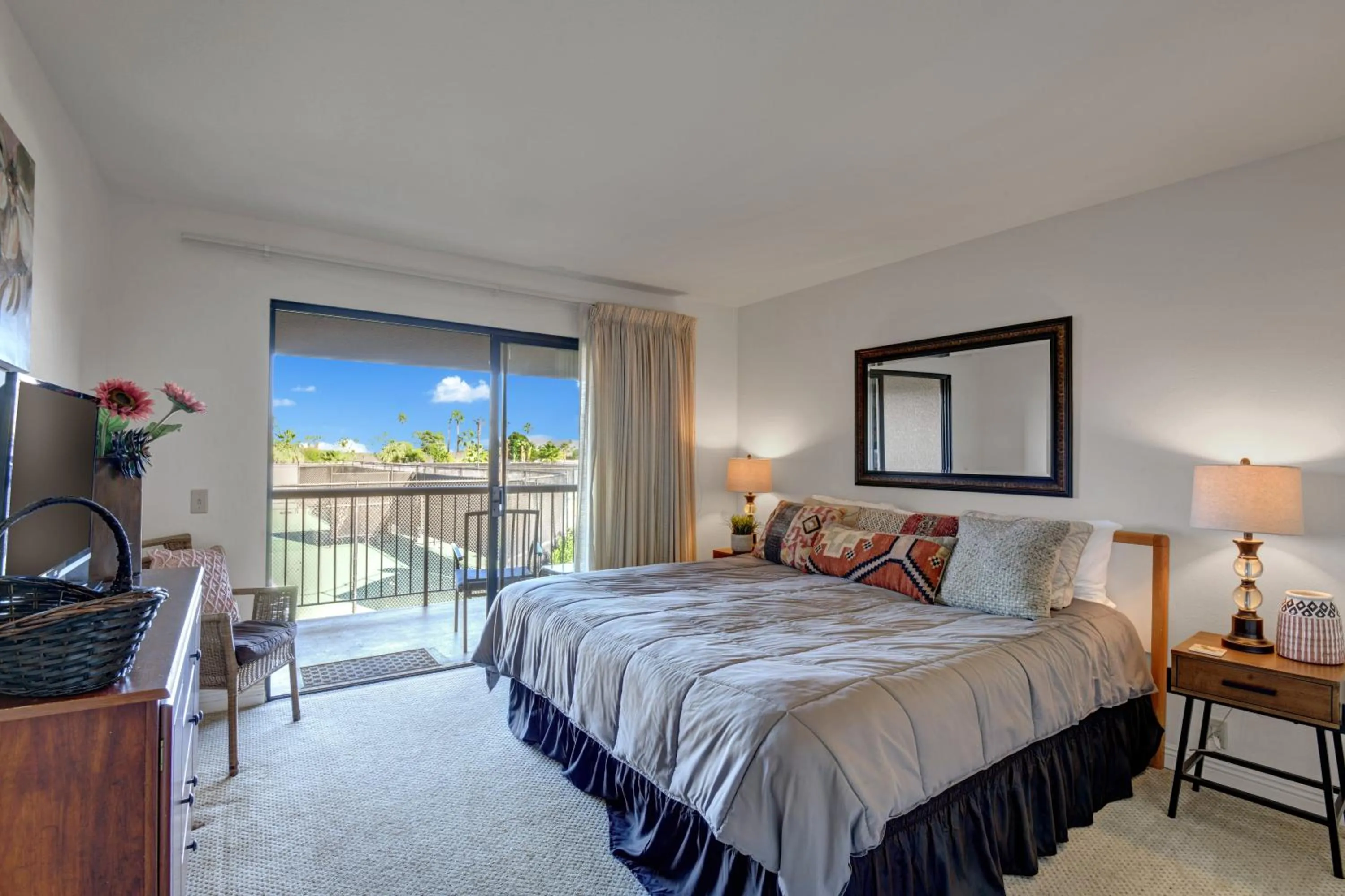 Property building, Bed in Shadow Mountain Resort