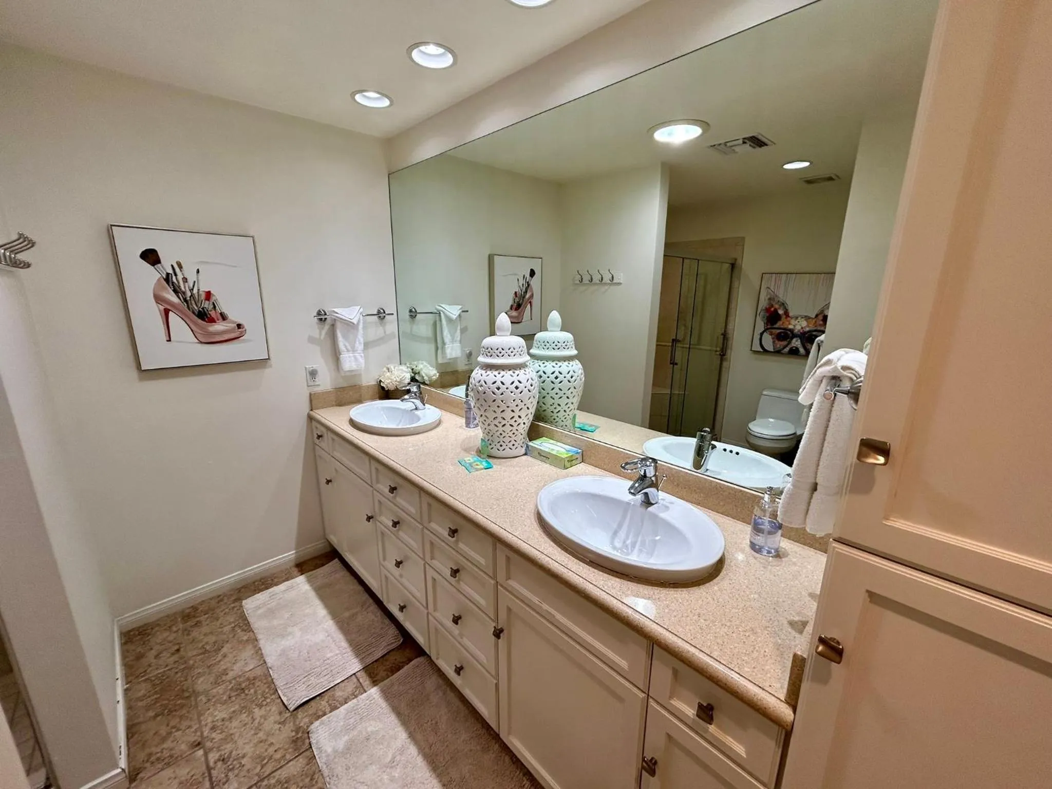 Property building in Shadow Mountain Resort