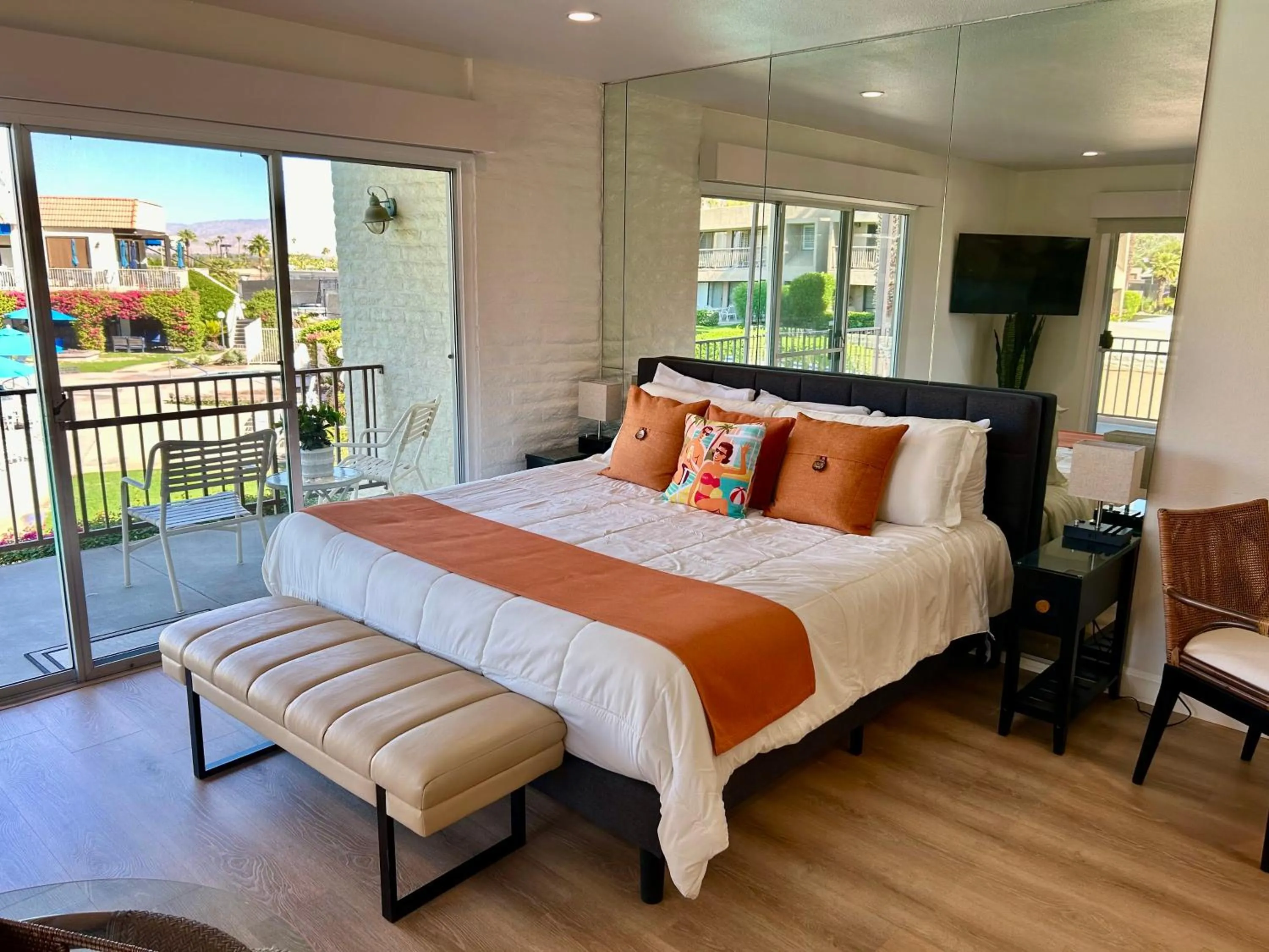 Property building, Bed in Shadow Mountain Resort