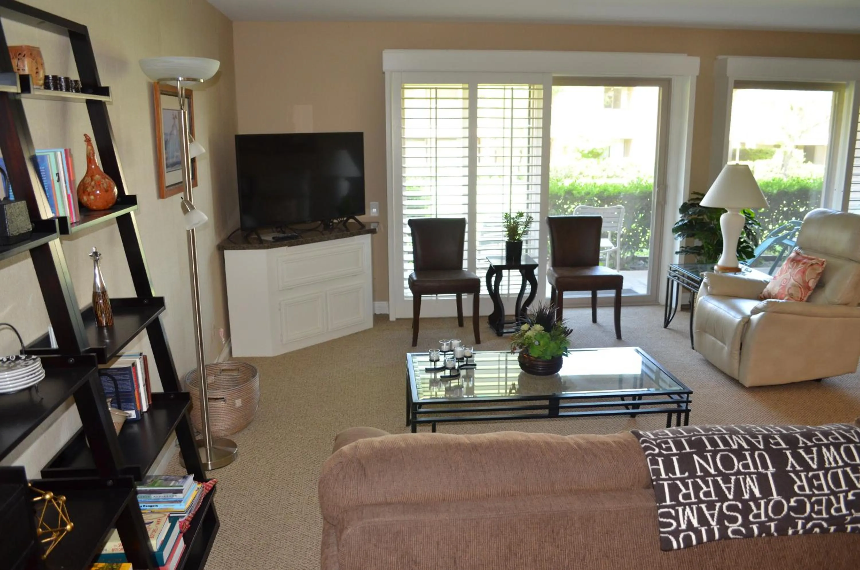 Property building in Shadow Mountain Resort