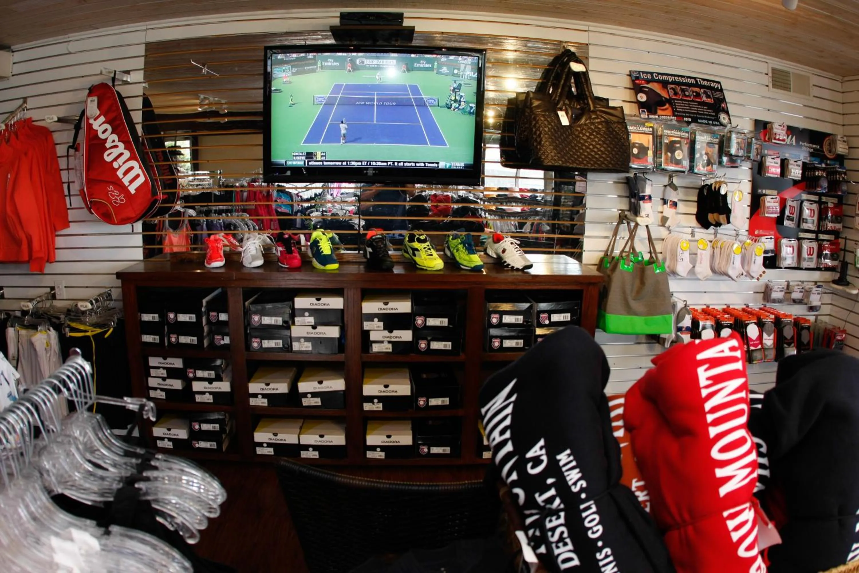 Property building in Shadow Mountain Resort