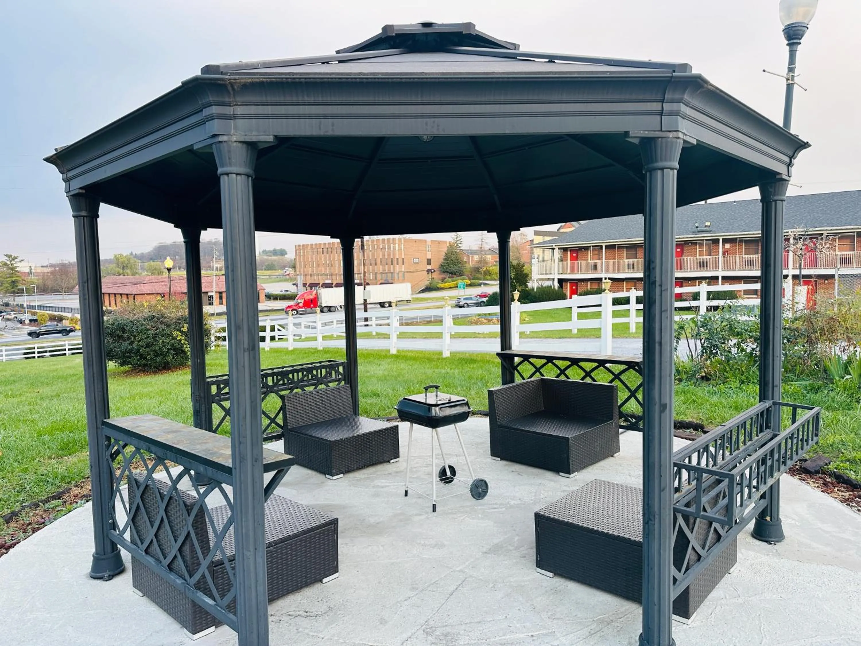 Patio in The Boston Inn