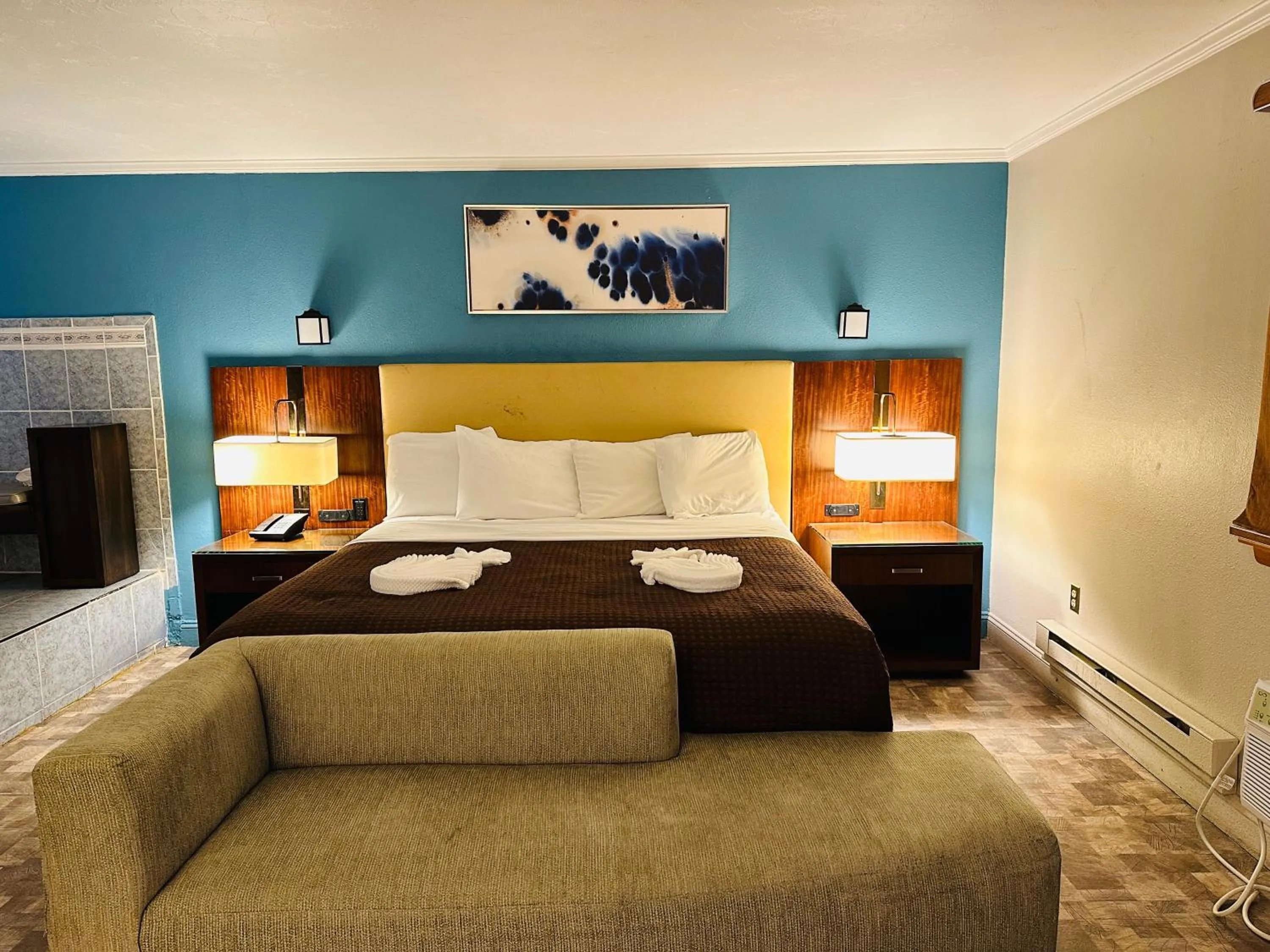 Bed in The Boston Inn