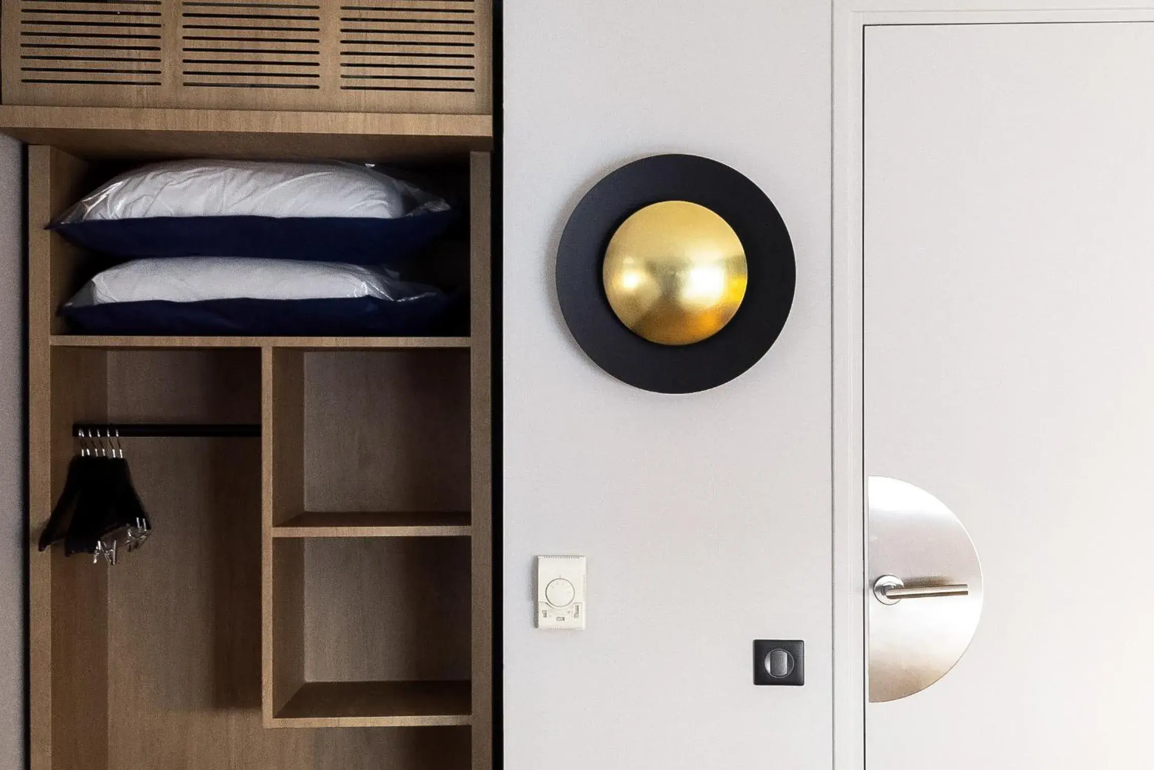 wardrobe, Bed in Campanile NATURE - Marne La Vallée - Chelles wardrobe, Bed in Campanile NATURE - Marne La Vallée - Chelles