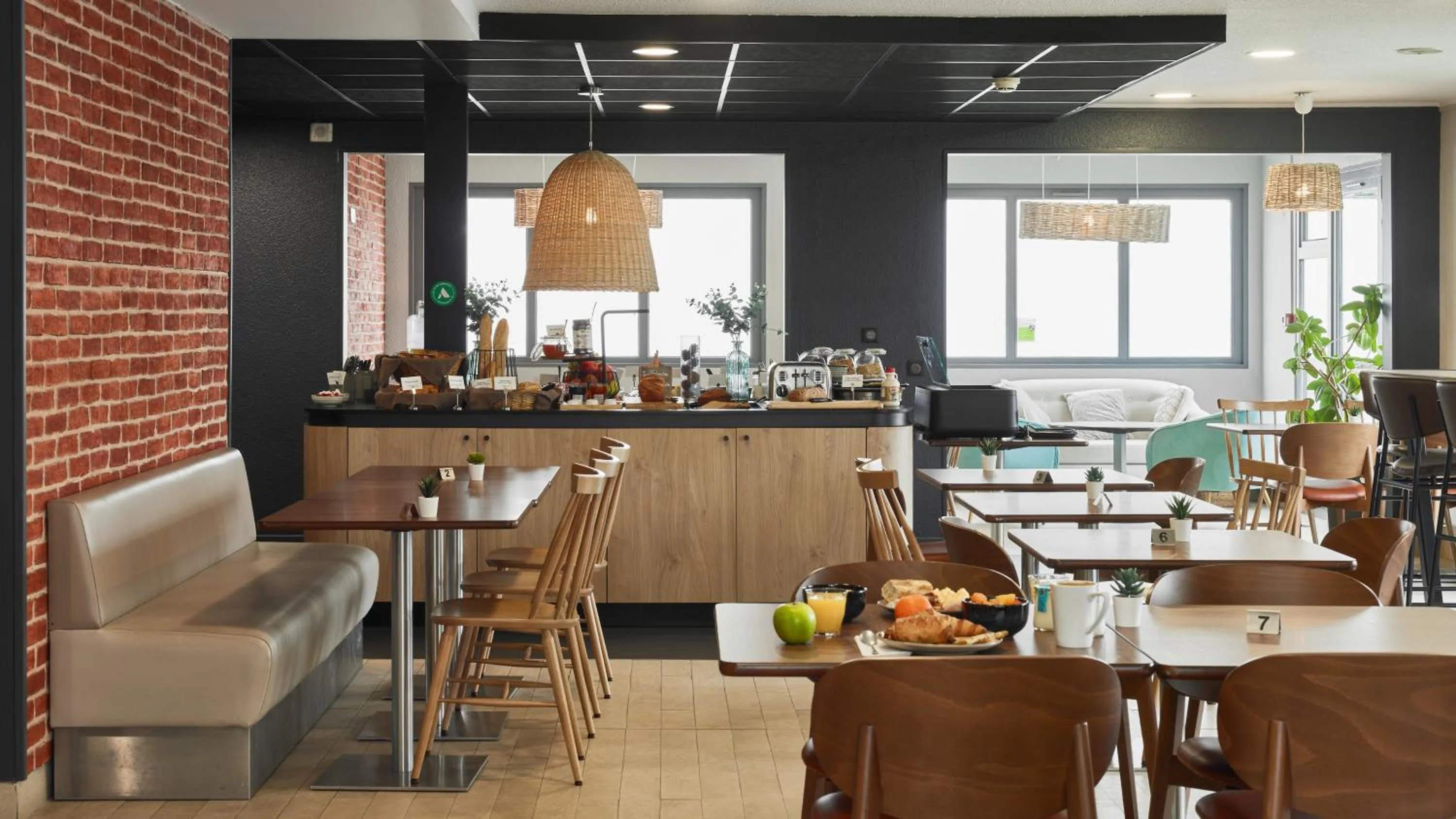 Restaurant/places to eat in Campanile NATURE - Marne La Vallée - Chelles