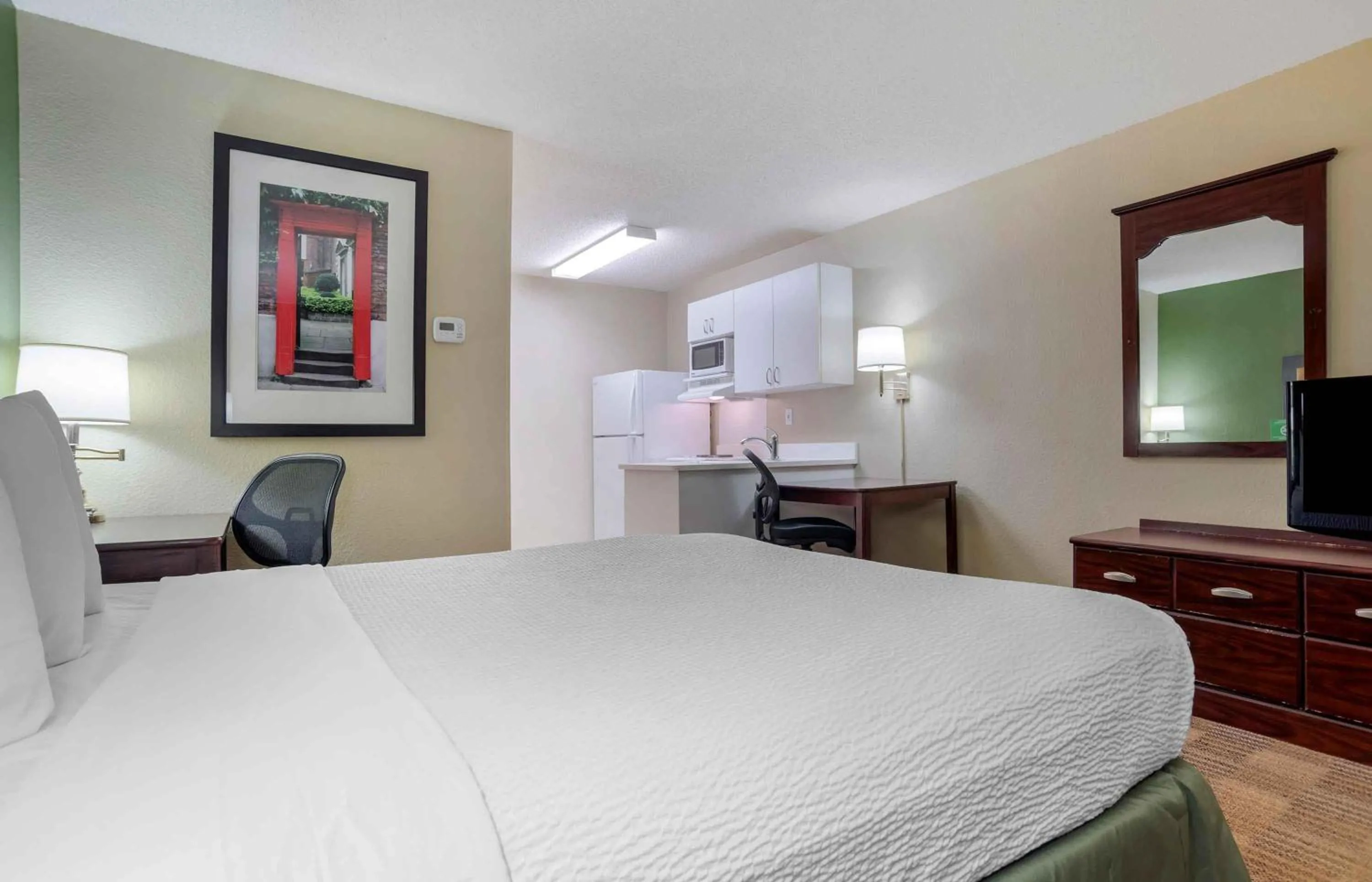 Bedroom, Bed in Extended Stay America Select Suites - Denver - Lakewood South