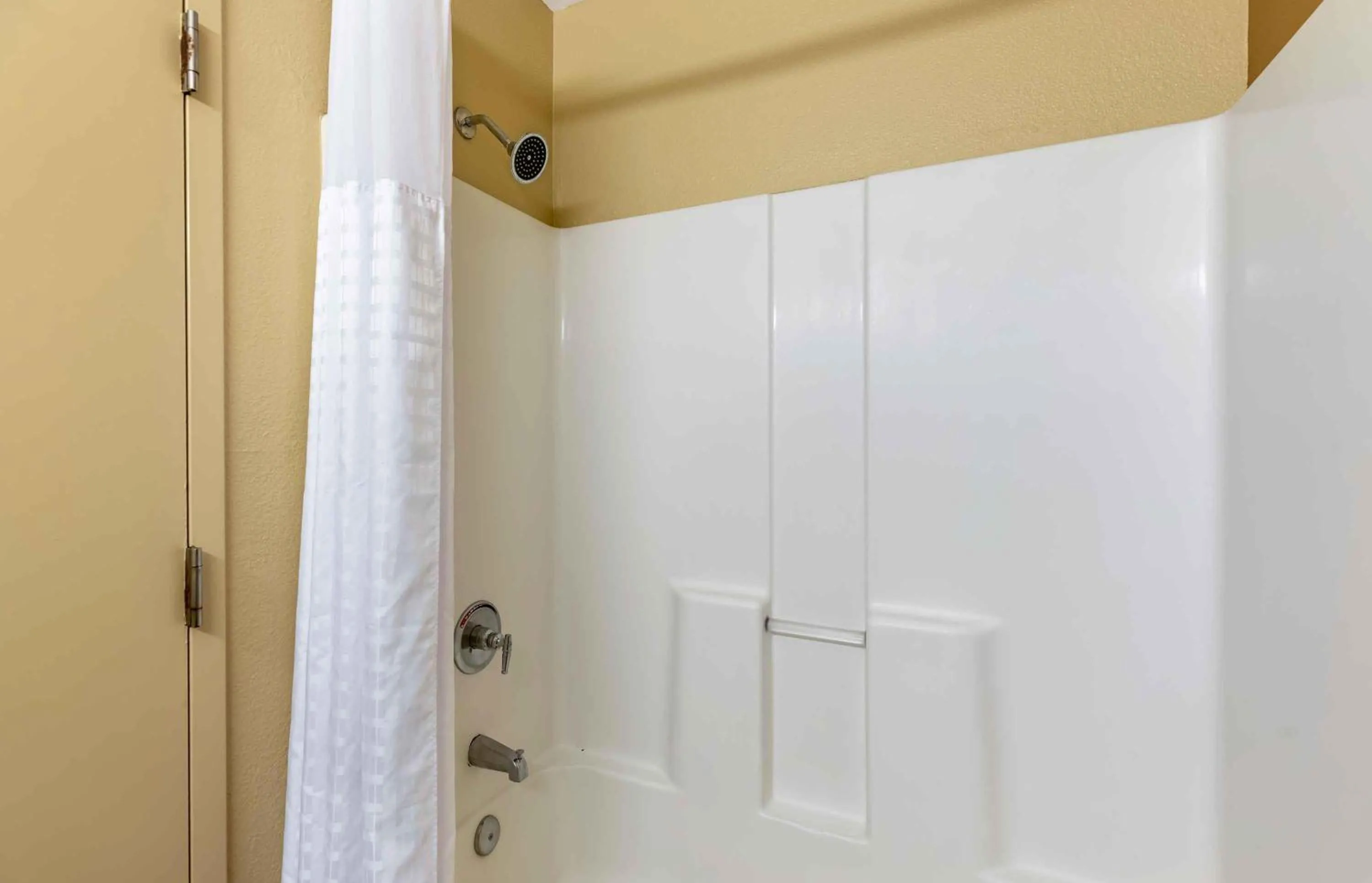 Bathroom in Extended Stay America Select Suites - Denver - Lakewood South