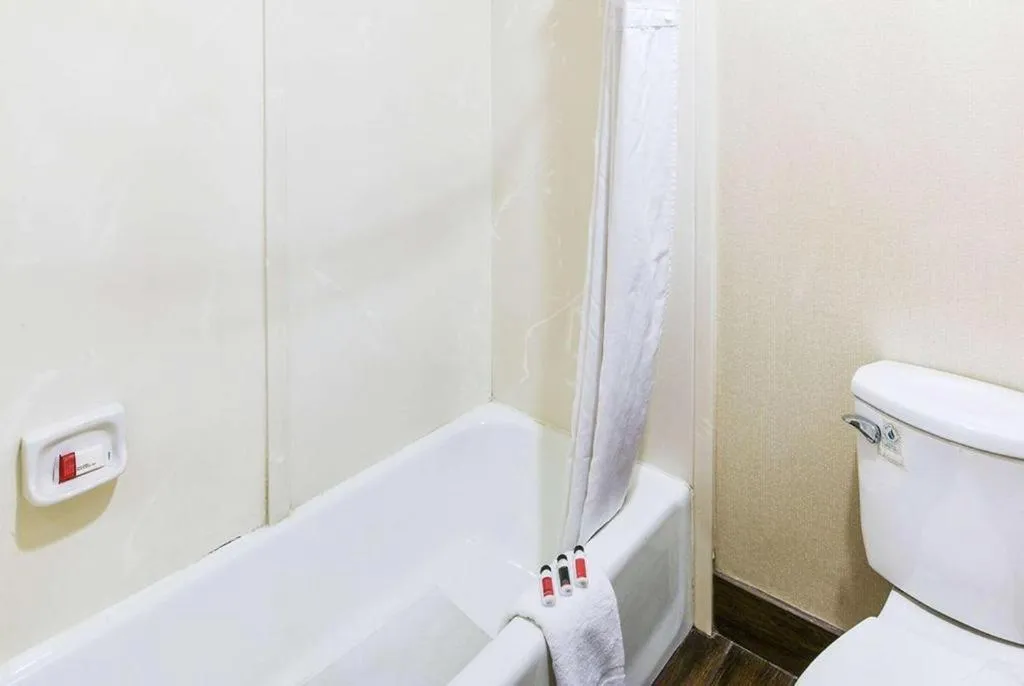 Travelodge by Wyndham Commerce Los Angeles Area