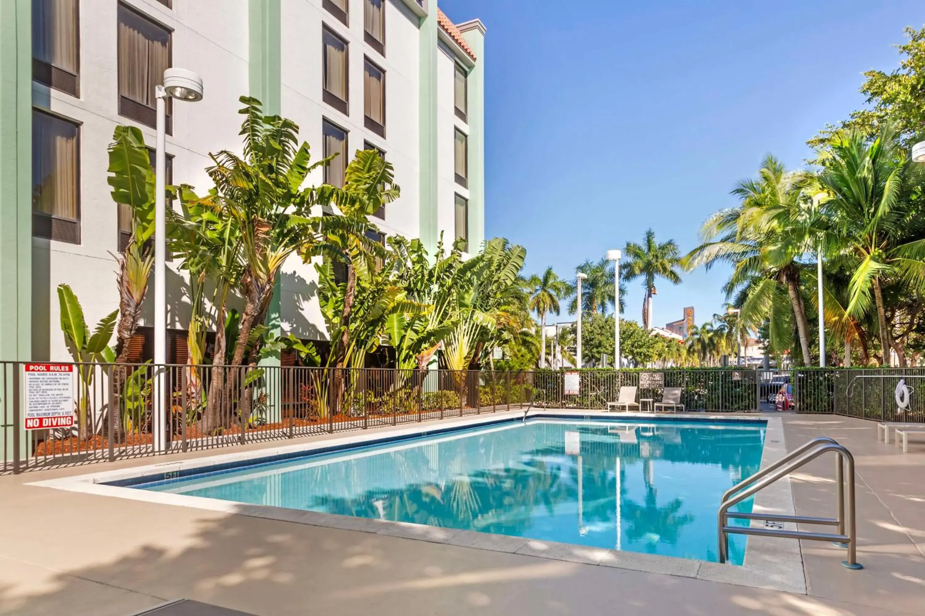 Pool view in Best Western Plus Kendall Hotel & Suites Pool view in Best Western Plus Kendall Hotel & Suites