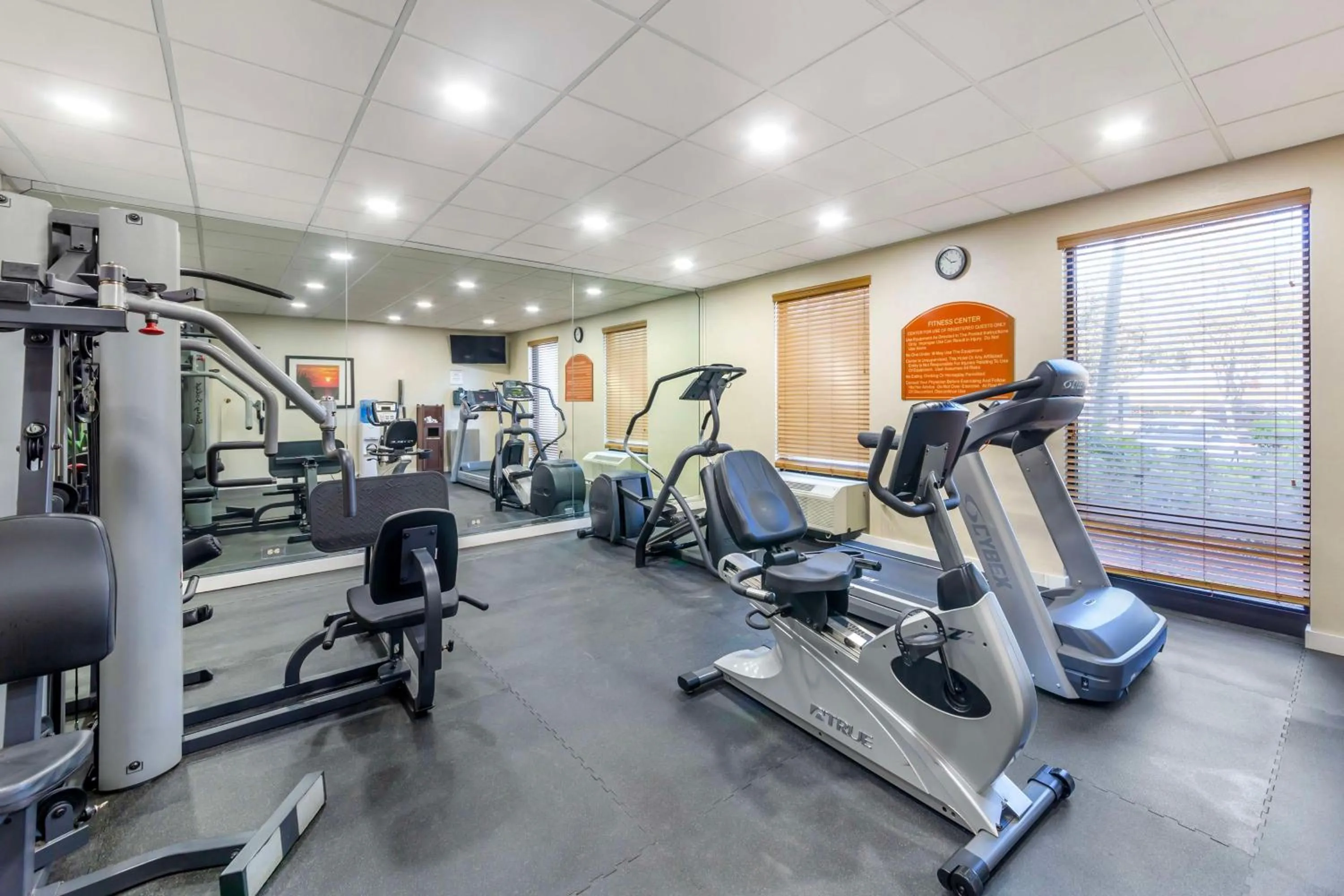 Fitness centre/facilities in Best Western Plus Kendall Hotel & Suites