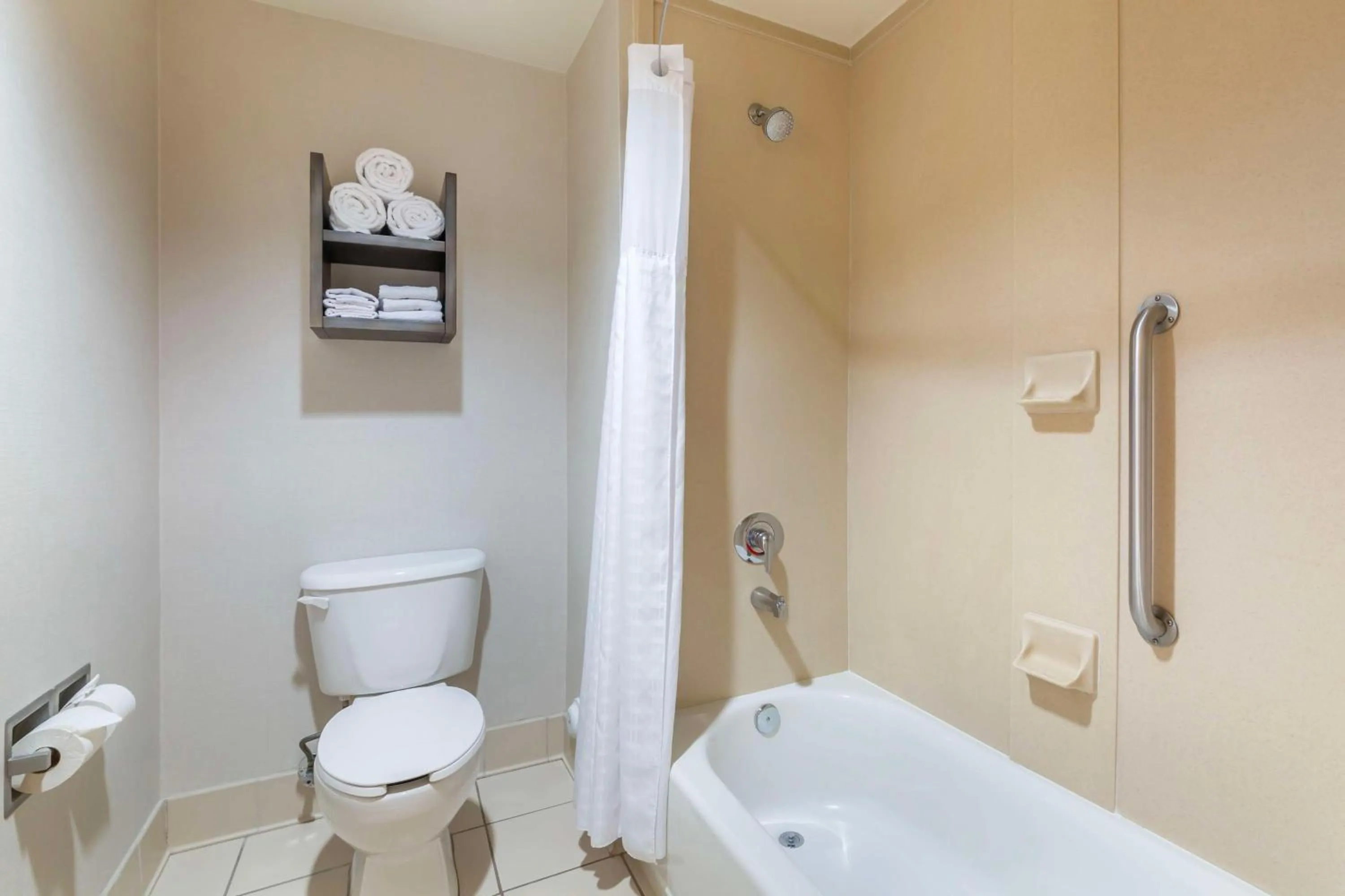 Bathroom in Best Western Plus Kendall Hotel & Suites