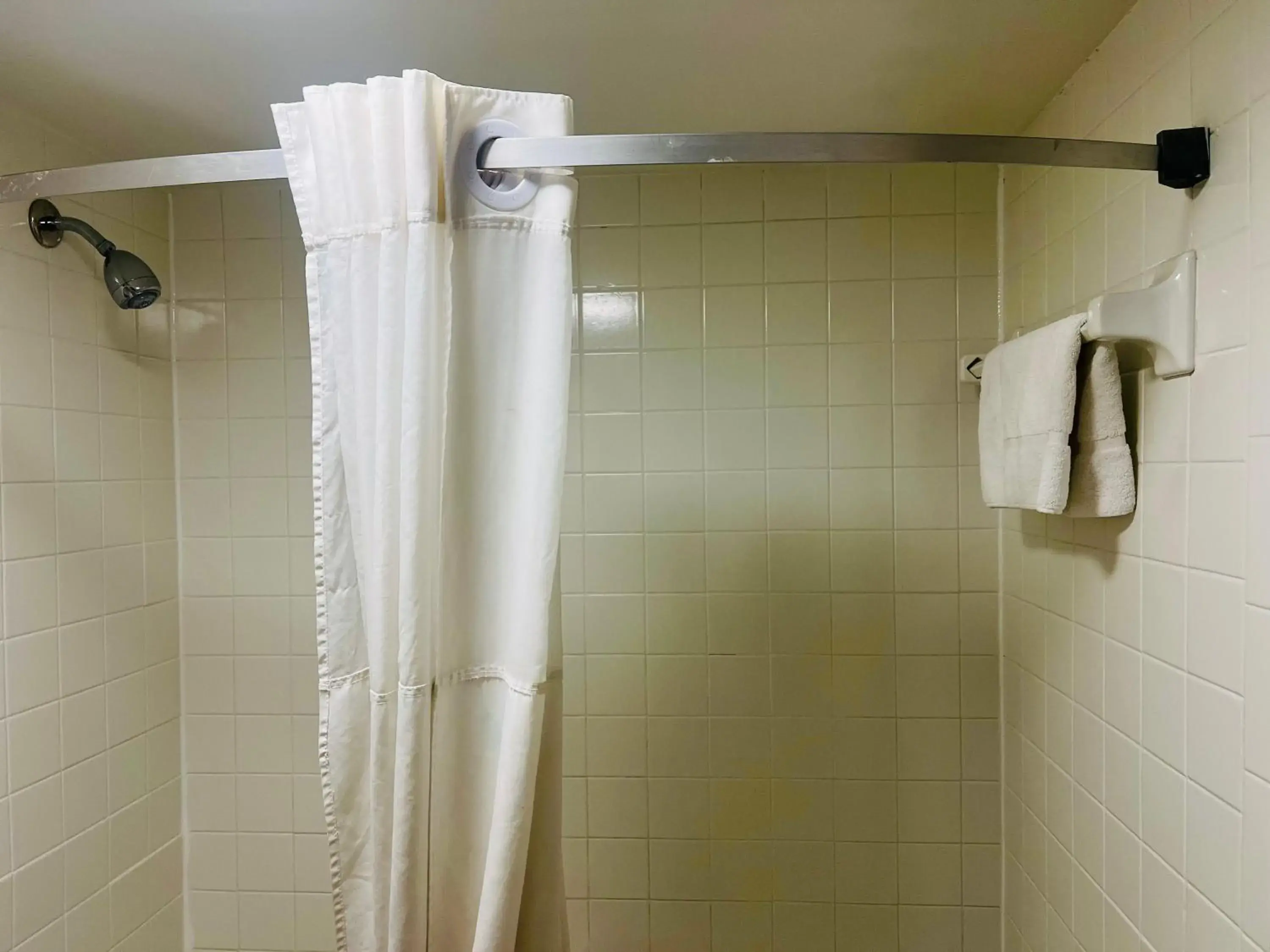 Queen Suite with Two Queen Beds - Non-Smoking in Days Inn by Wyndham Jellico - Tennessee State Line Queen Suite with Two Queen Beds - Non-Smoking in Days Inn by Wyndham Jellico - Tennessee State Line