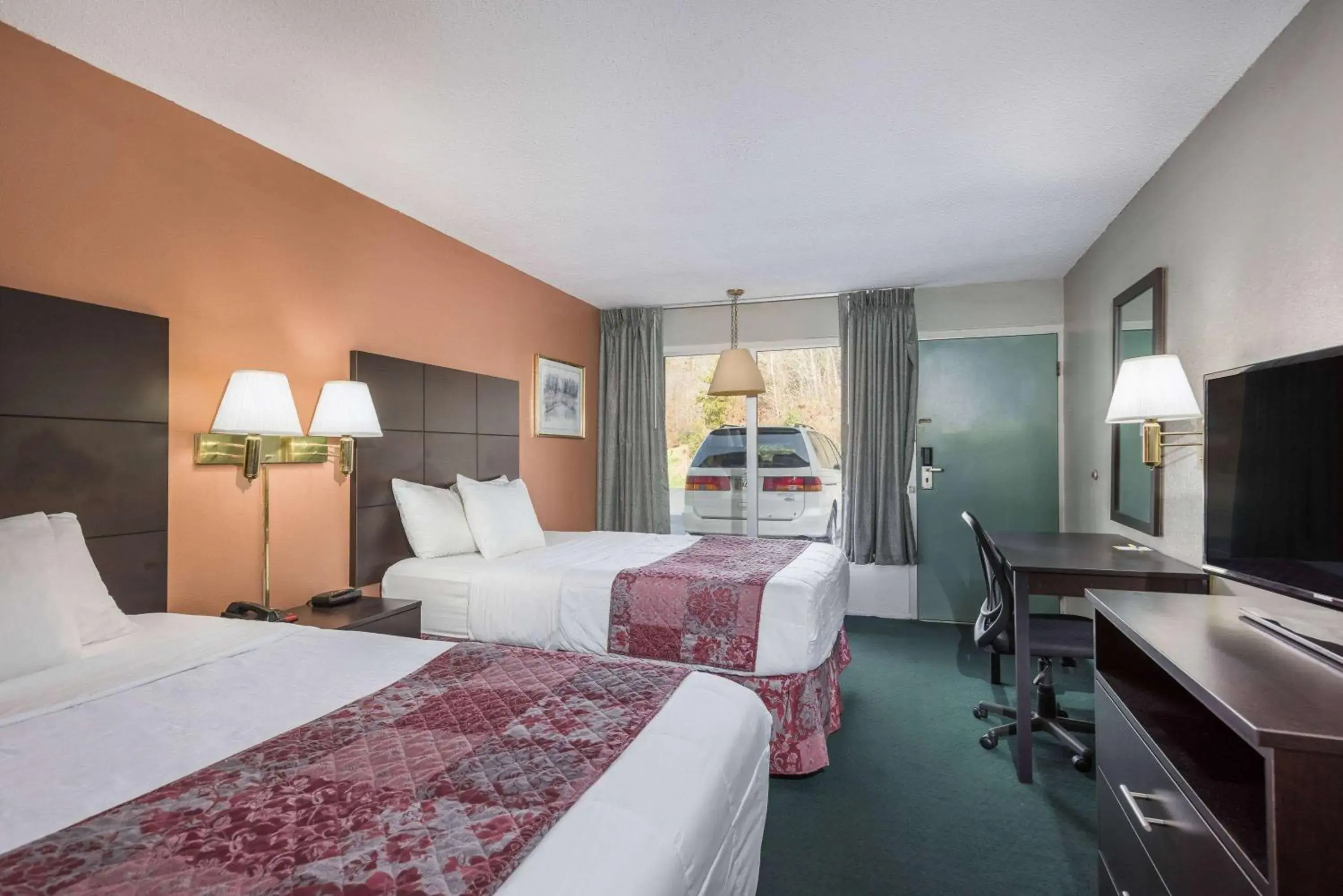 Photo of the whole room, Bed in Days Inn by Wyndham Jellico - Tennessee State Line Photo of the whole room, Bed in Days Inn by Wyndham Jellico - Tennessee State Line