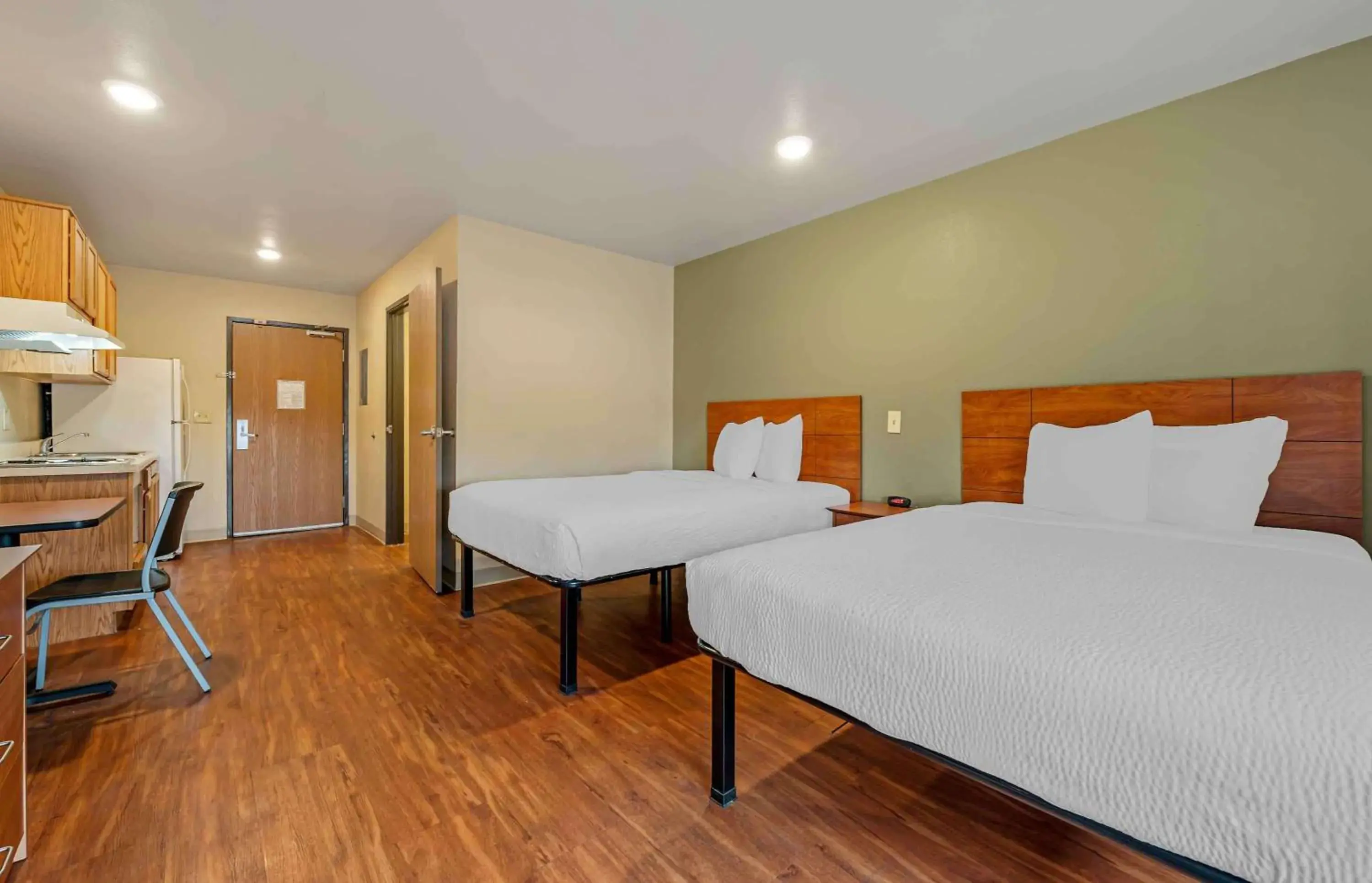 Bedroom, Bed in Extended Stay America Select Suites - Indianapolis - Greenwood