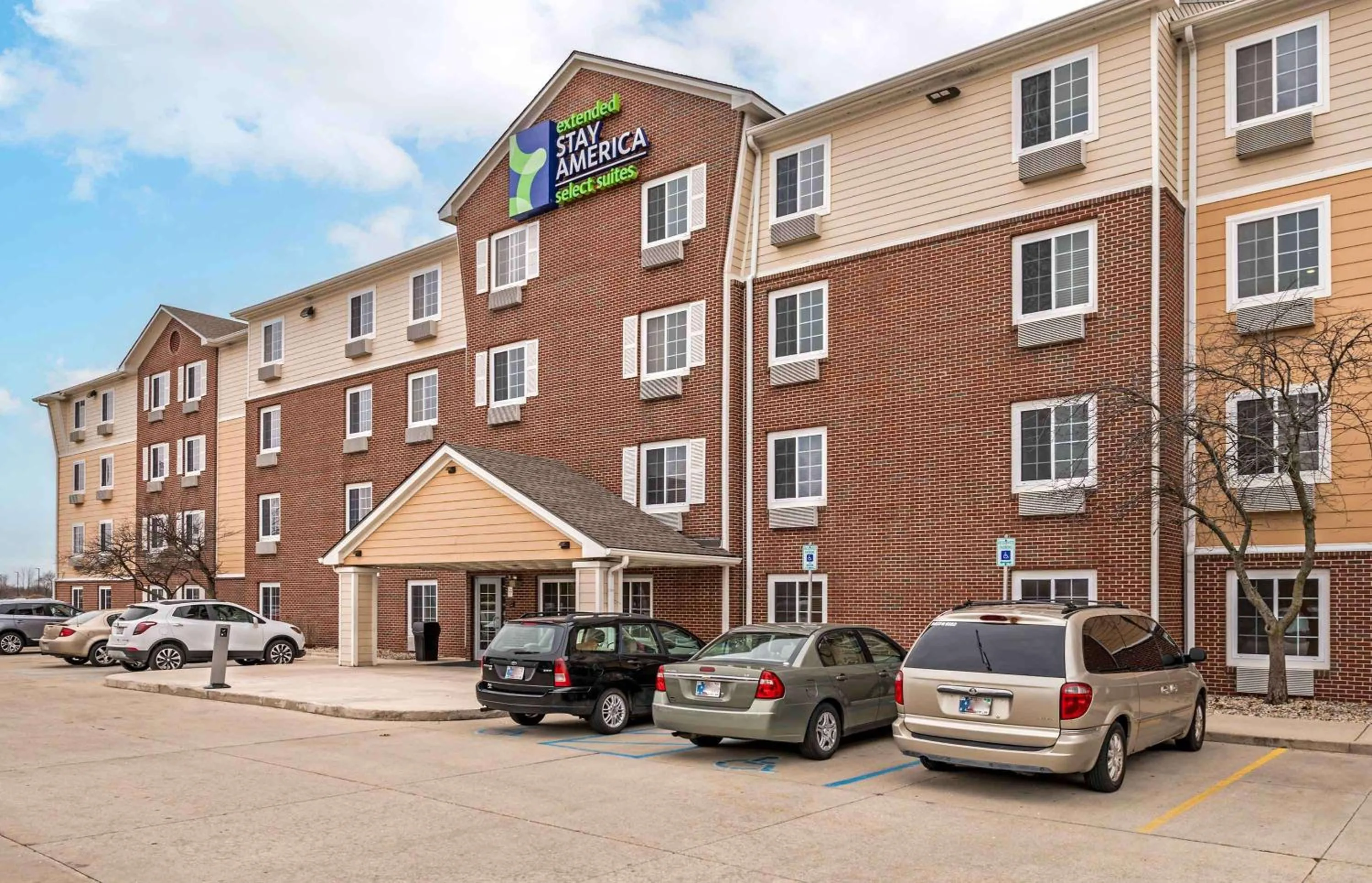 Property building in Extended Stay America Select Suites - Indianapolis - Greenwood