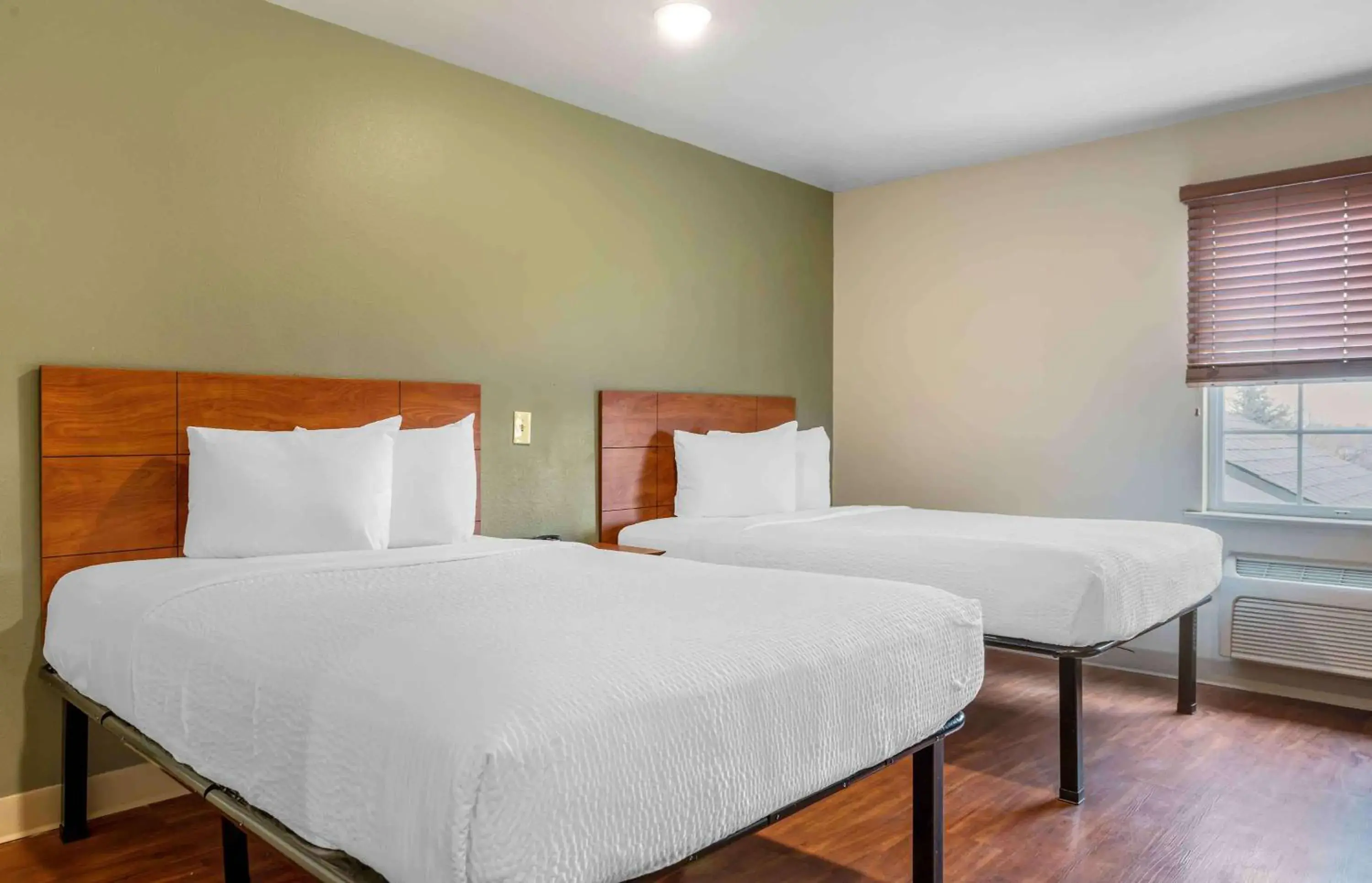 Bedroom, Bed in Extended Stay America Select Suites - Indianapolis - Greenwood