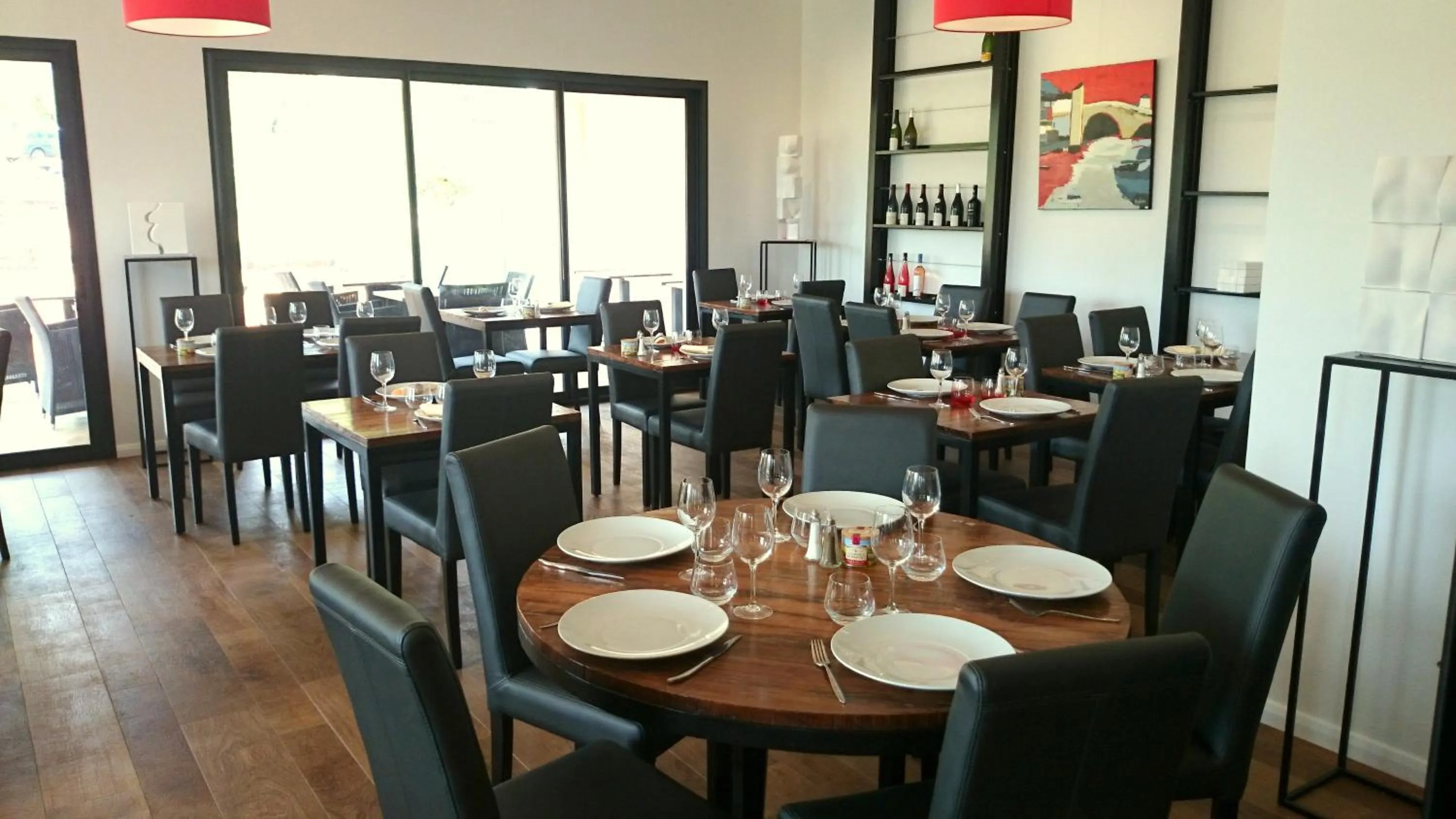 Restaurant/places to eat in Le Clos des Arts
