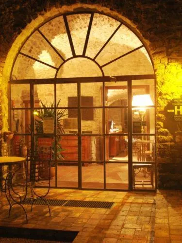 Decorative detail in Le Clos des Arts