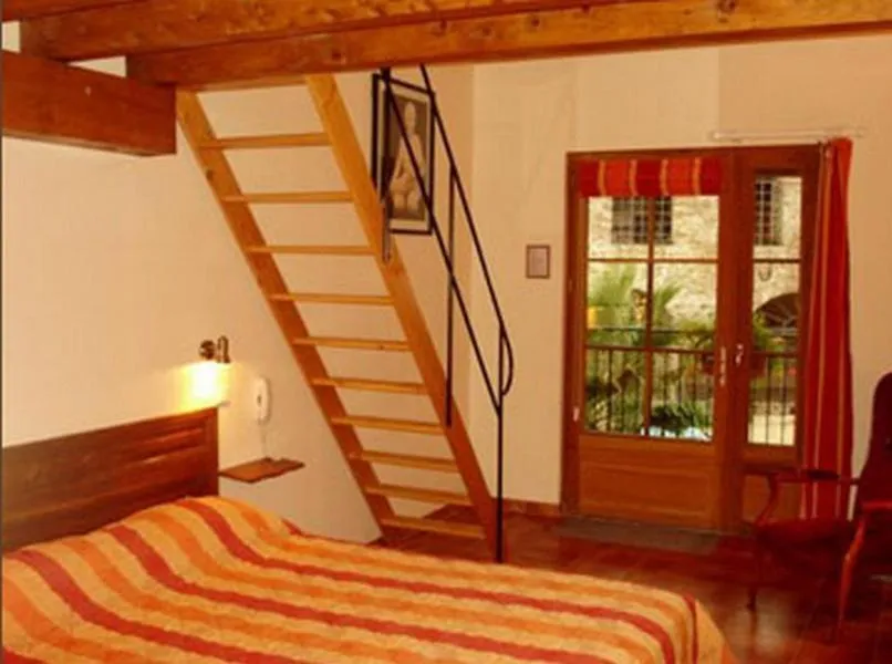 Decorative detail, Bed in Le Clos des Arts