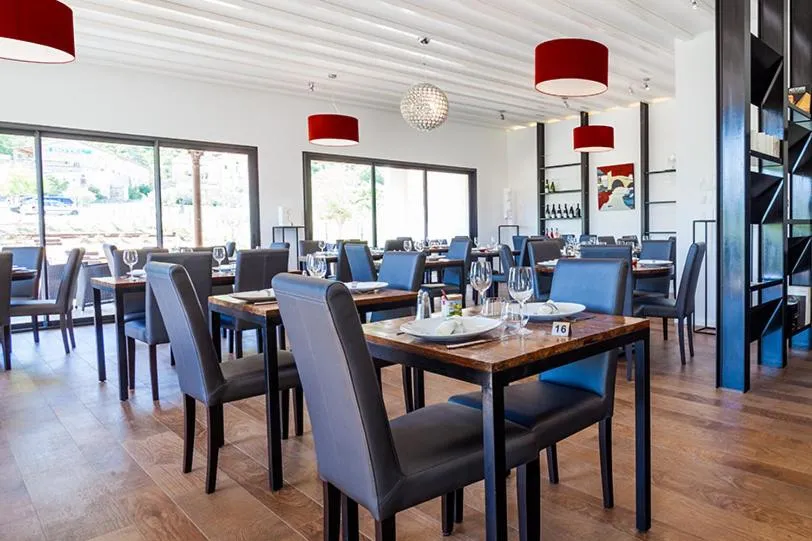 Restaurant/places to eat in Le Clos des Arts