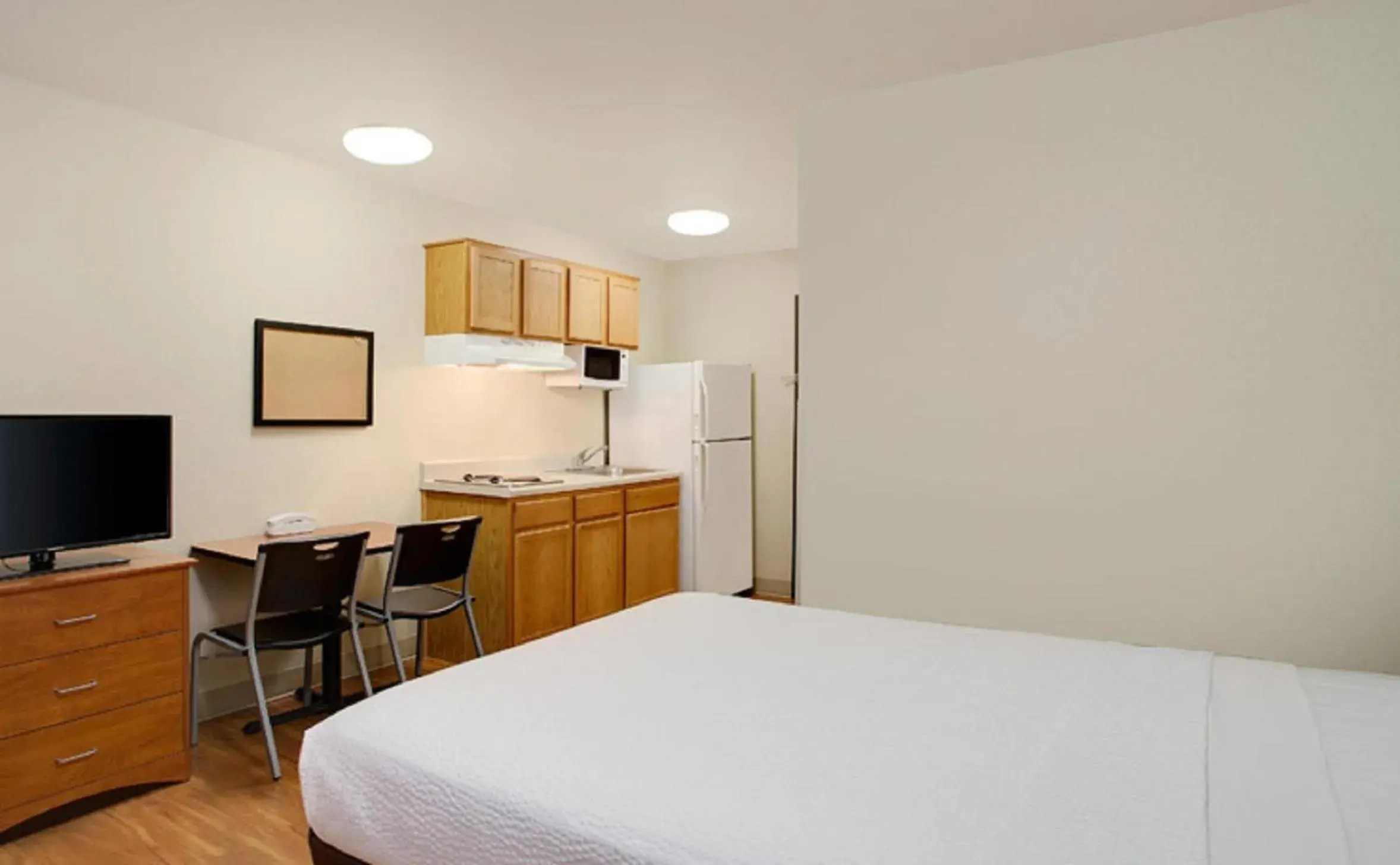 Standard Double Room with Sofa Bed - Accessible/Non-Smoking in WoodSpring Suites Louisville Southeast Standard Double Room with Sofa Bed - Accessible/Non-Smoking in WoodSpring Suites Louisville Southeast