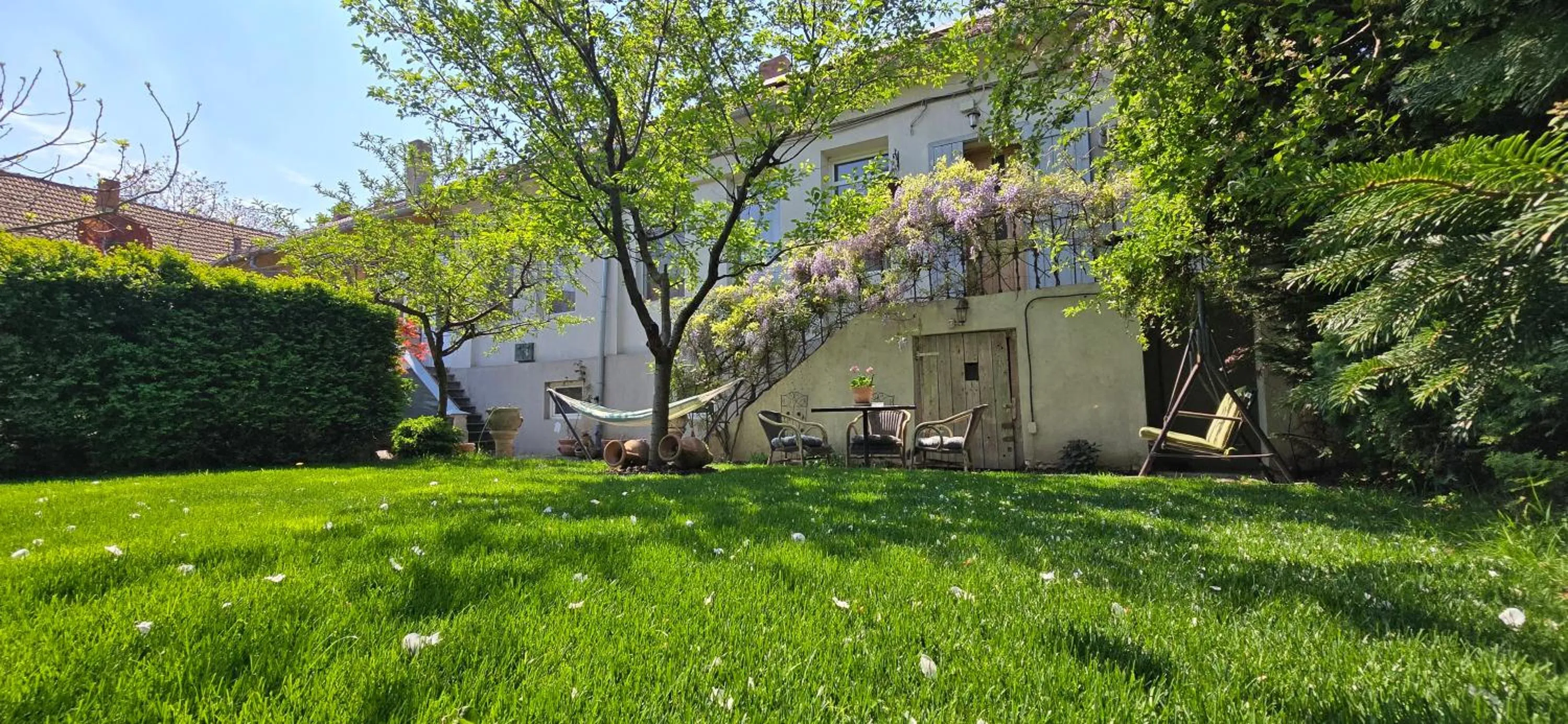 Writer s street residence