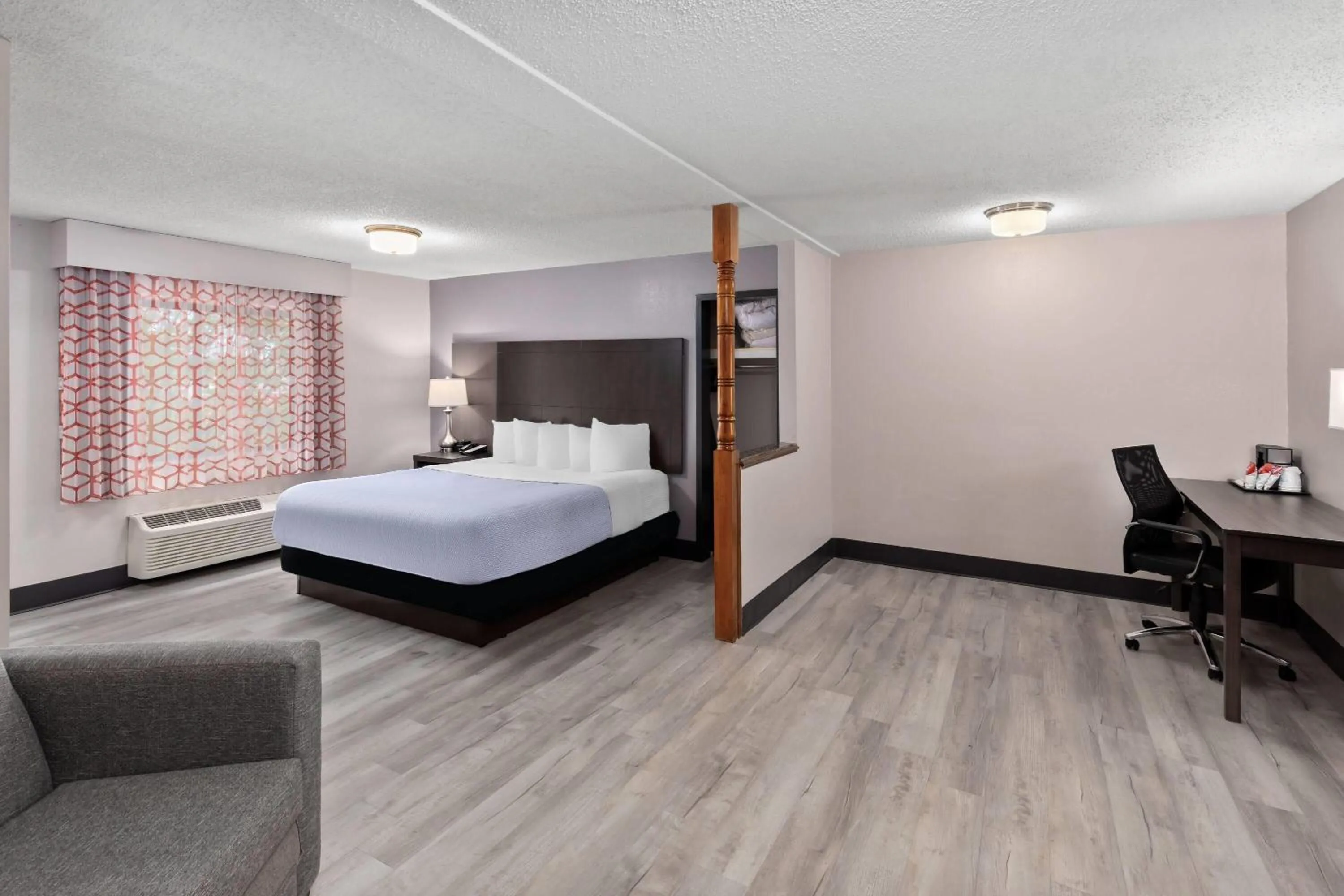 Photo of the whole room, Bed in La Quinta by Wyndham Goodlettsville - Nashville