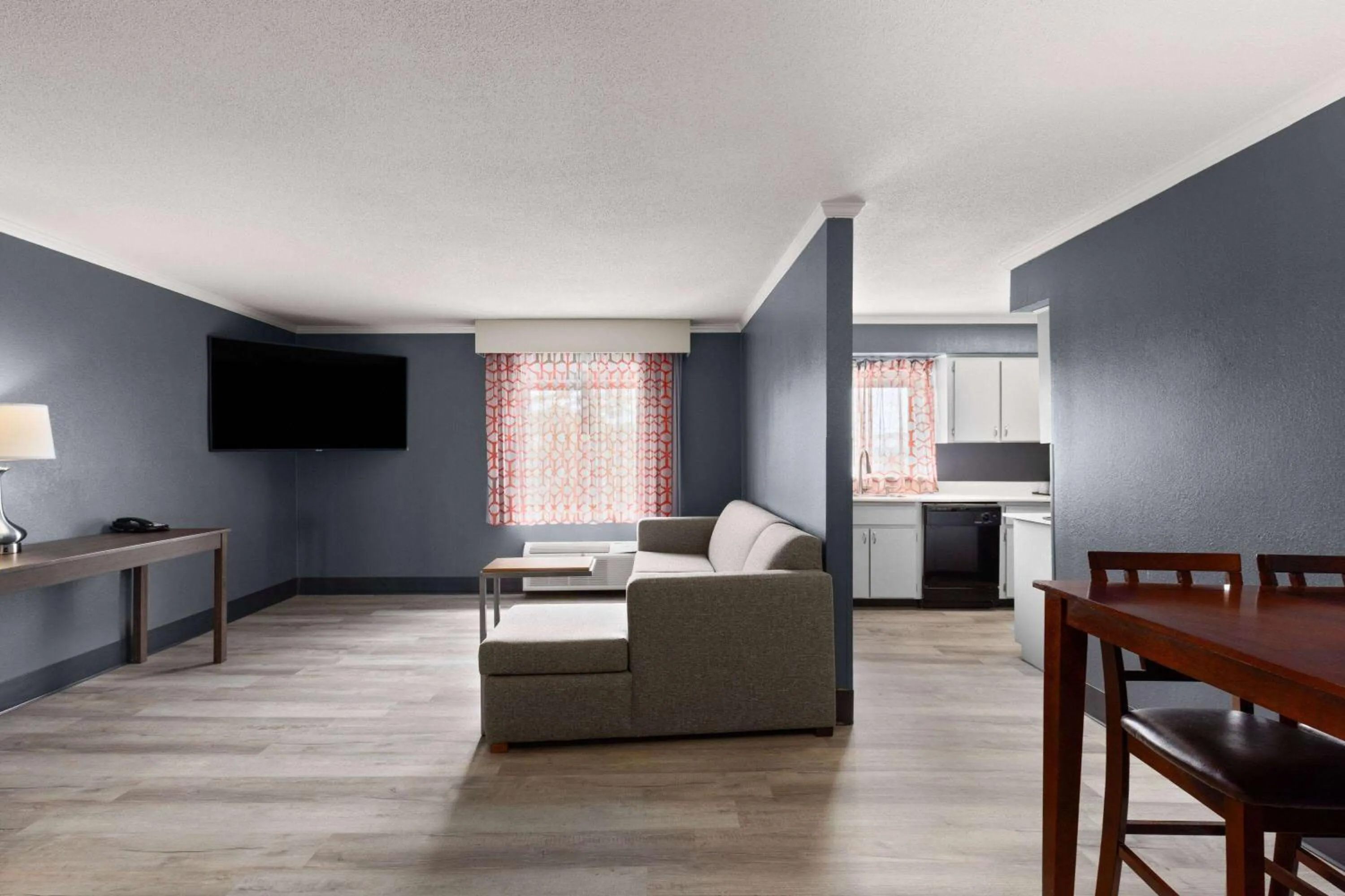 Photo of the whole room in La Quinta by Wyndham Goodlettsville - Nashville