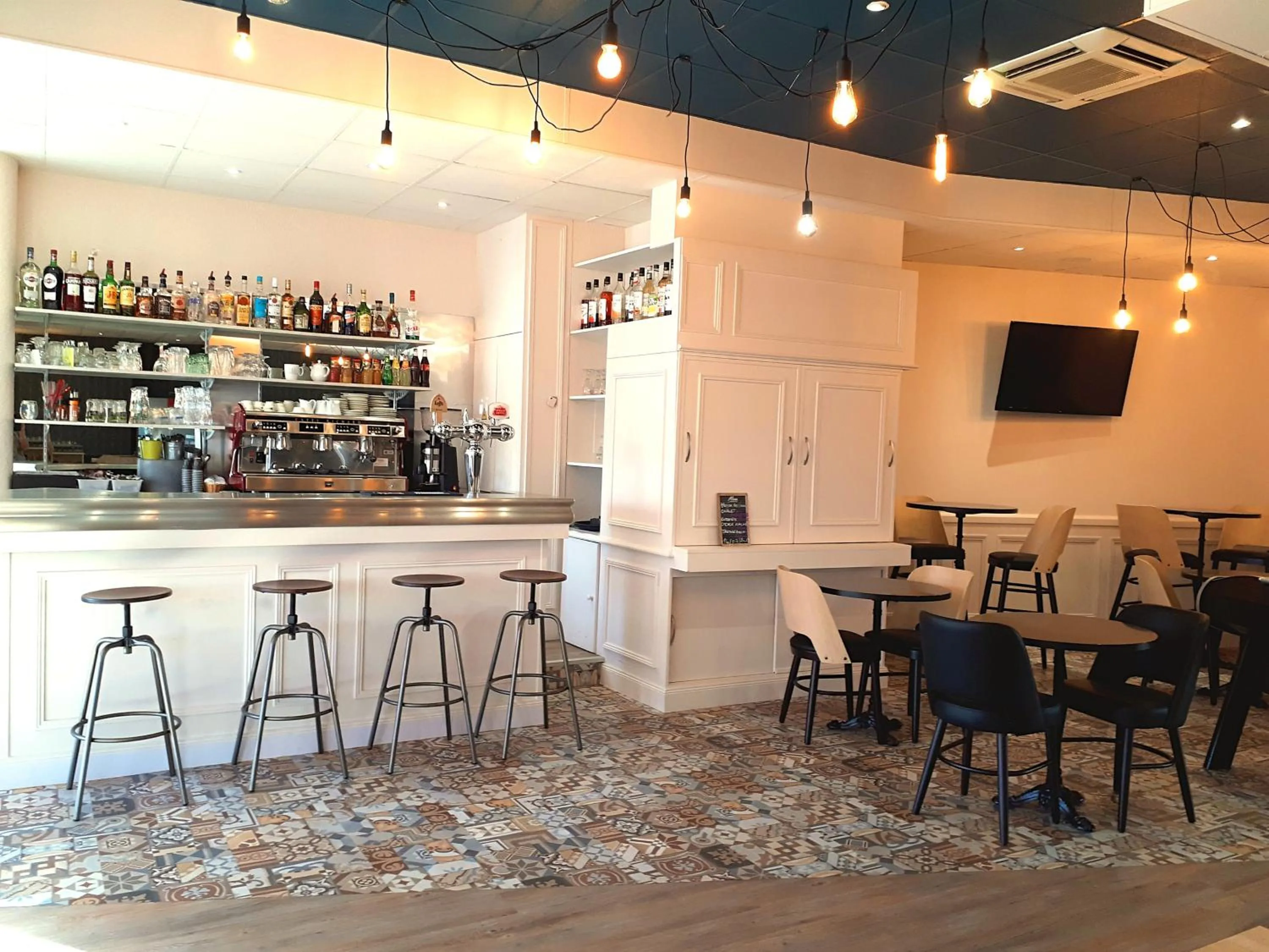 Lunch in Hotel Kyriad Tours St Pierre des Corps Gare