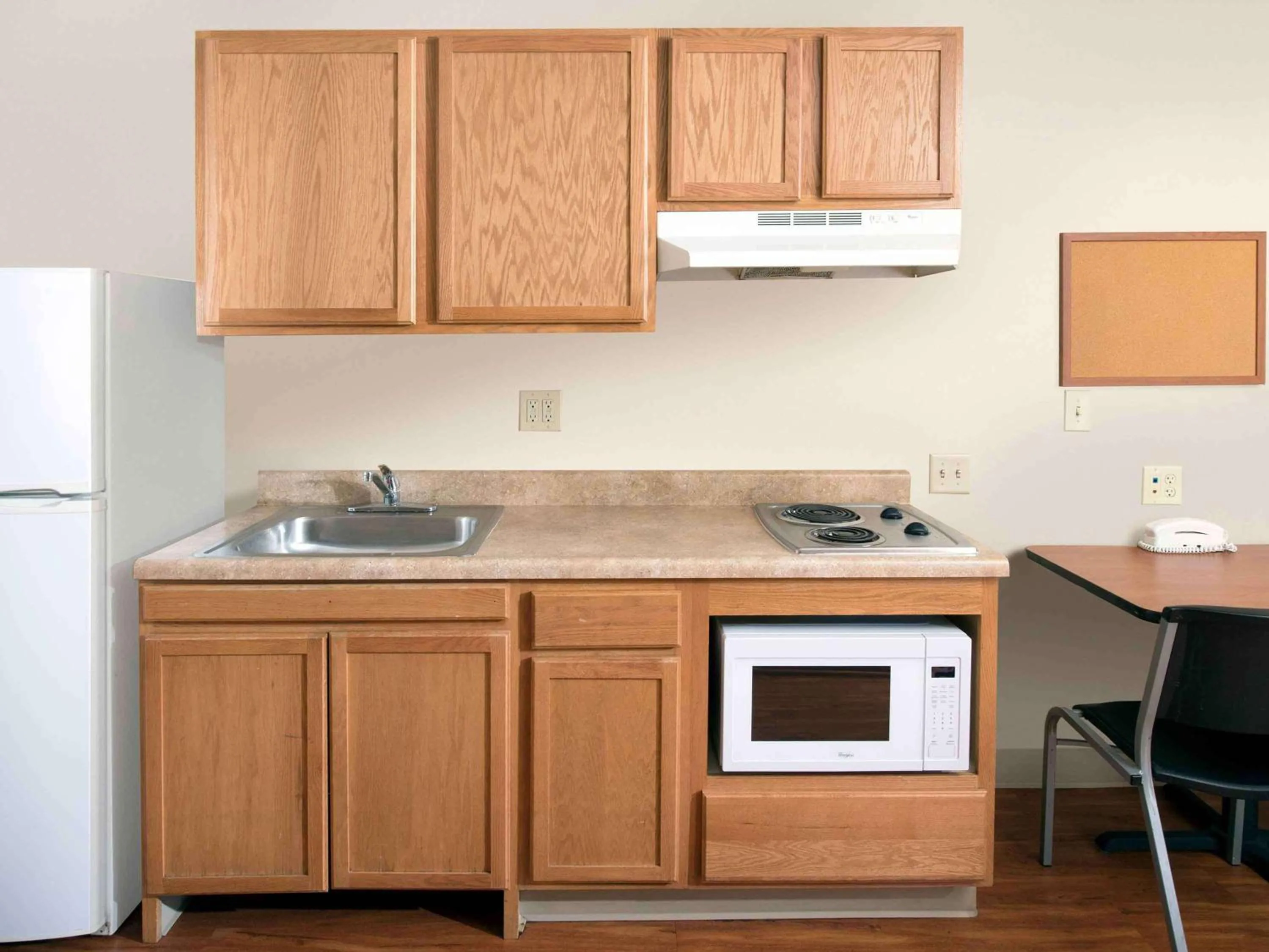 Kitchen or kitchenette in Extended Stay America Select Suites - Mobile - I-65