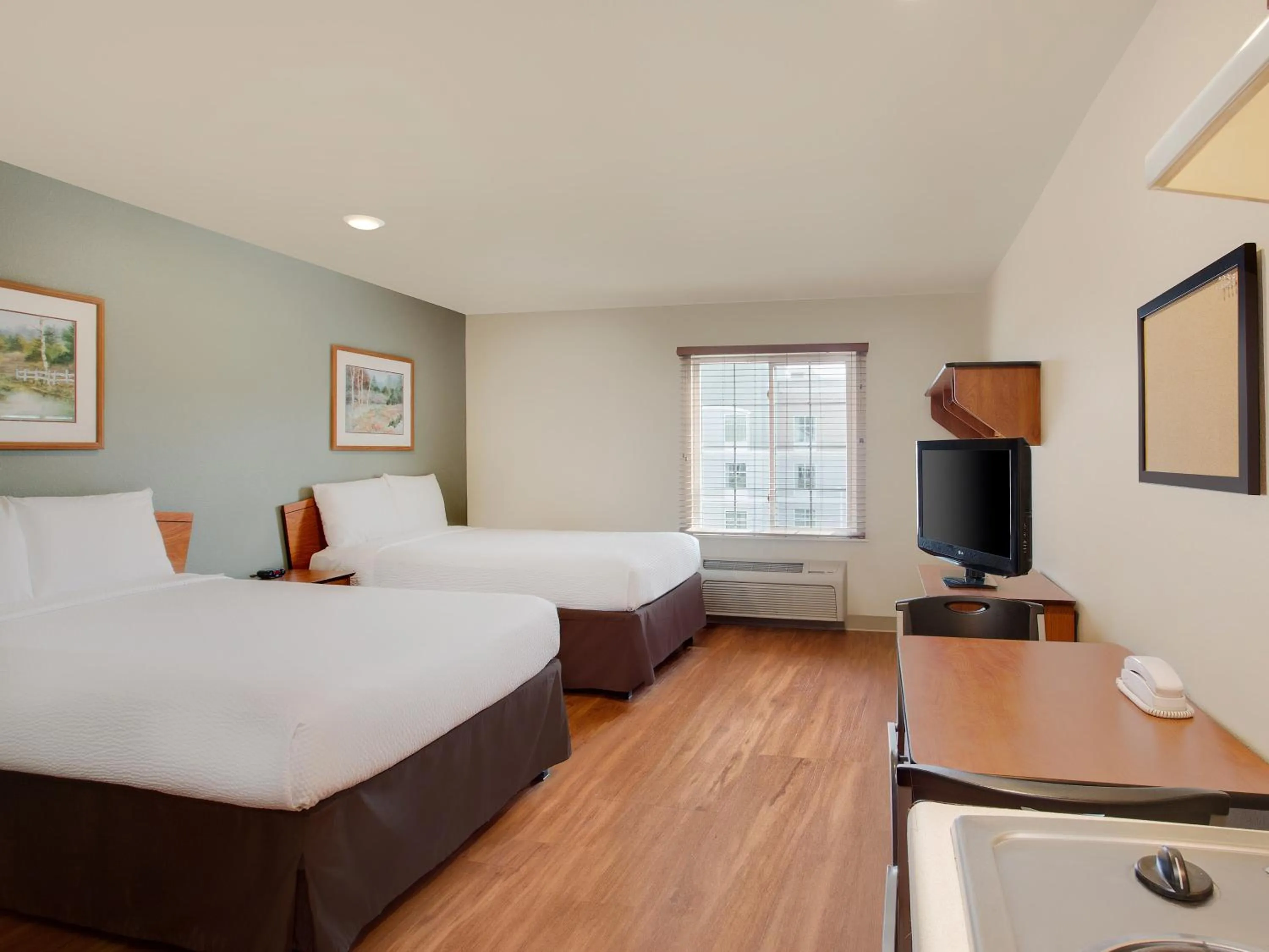 Bed in Extended Stay America Select Suites - Mobile - I-65