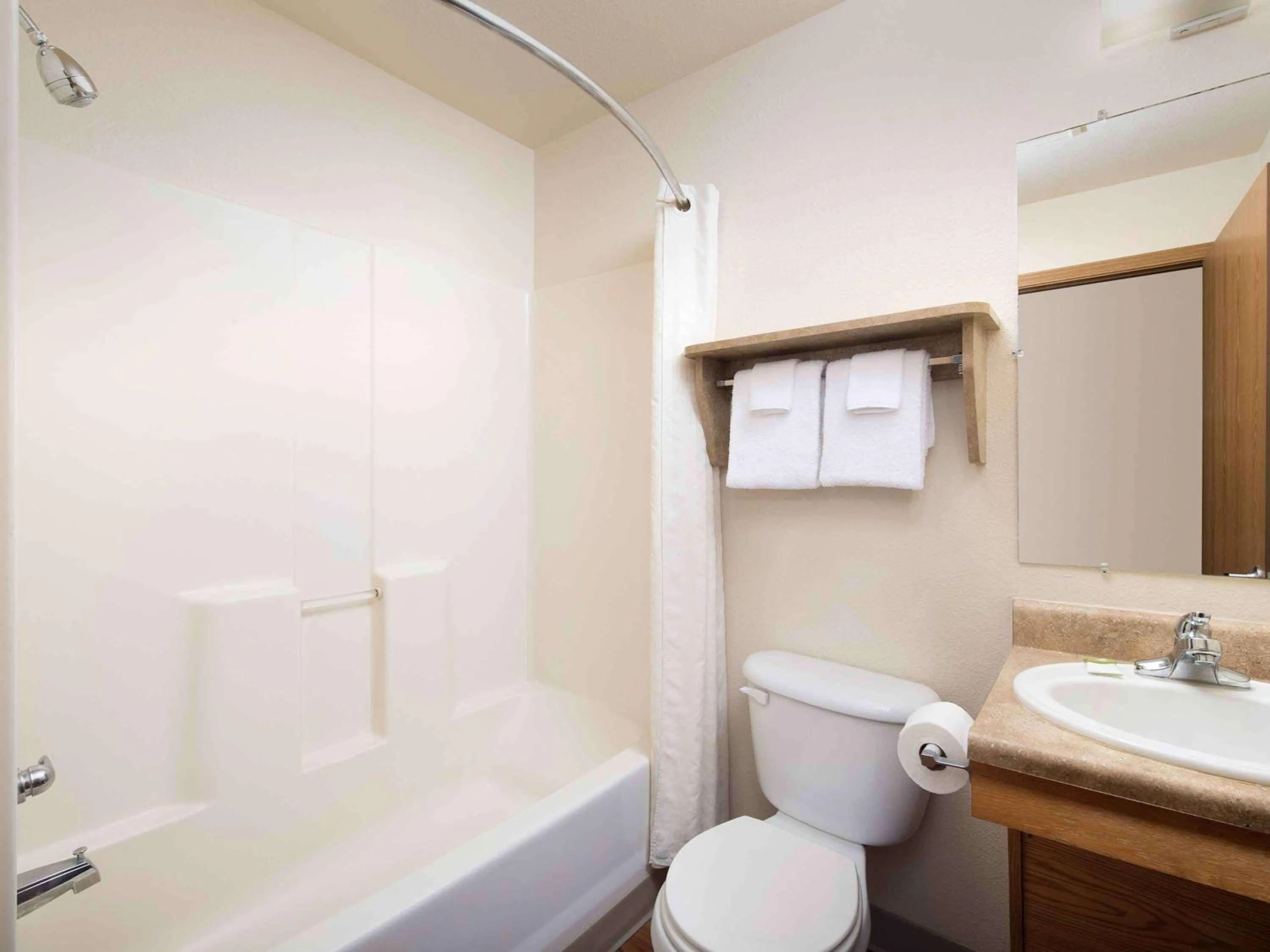 Bathroom in Extended Stay America Select Suites - Mobile - I-65