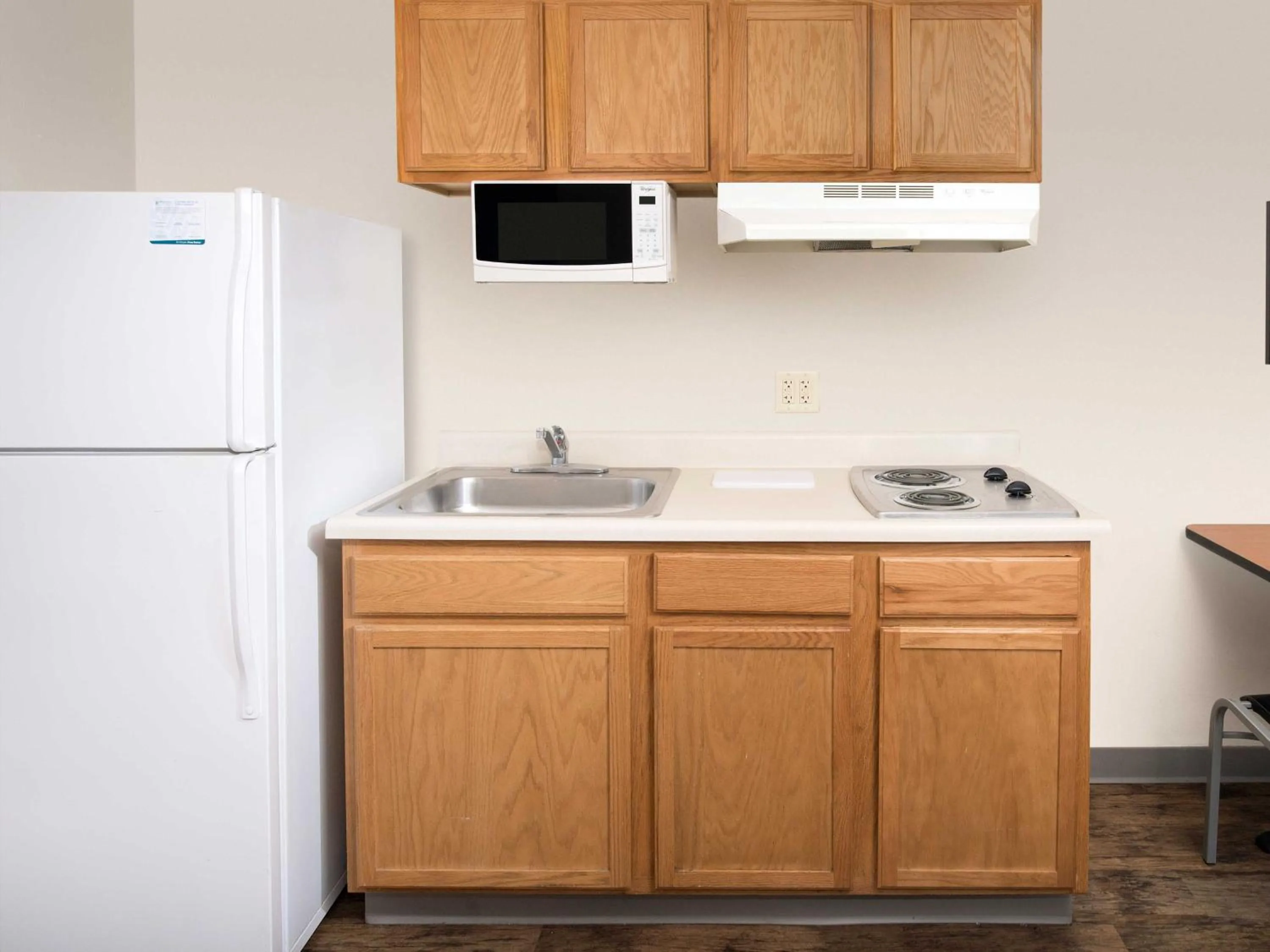 Kitchen or kitchenette in Extended Stay America Select Suites - Salt Lake City - West Valley City