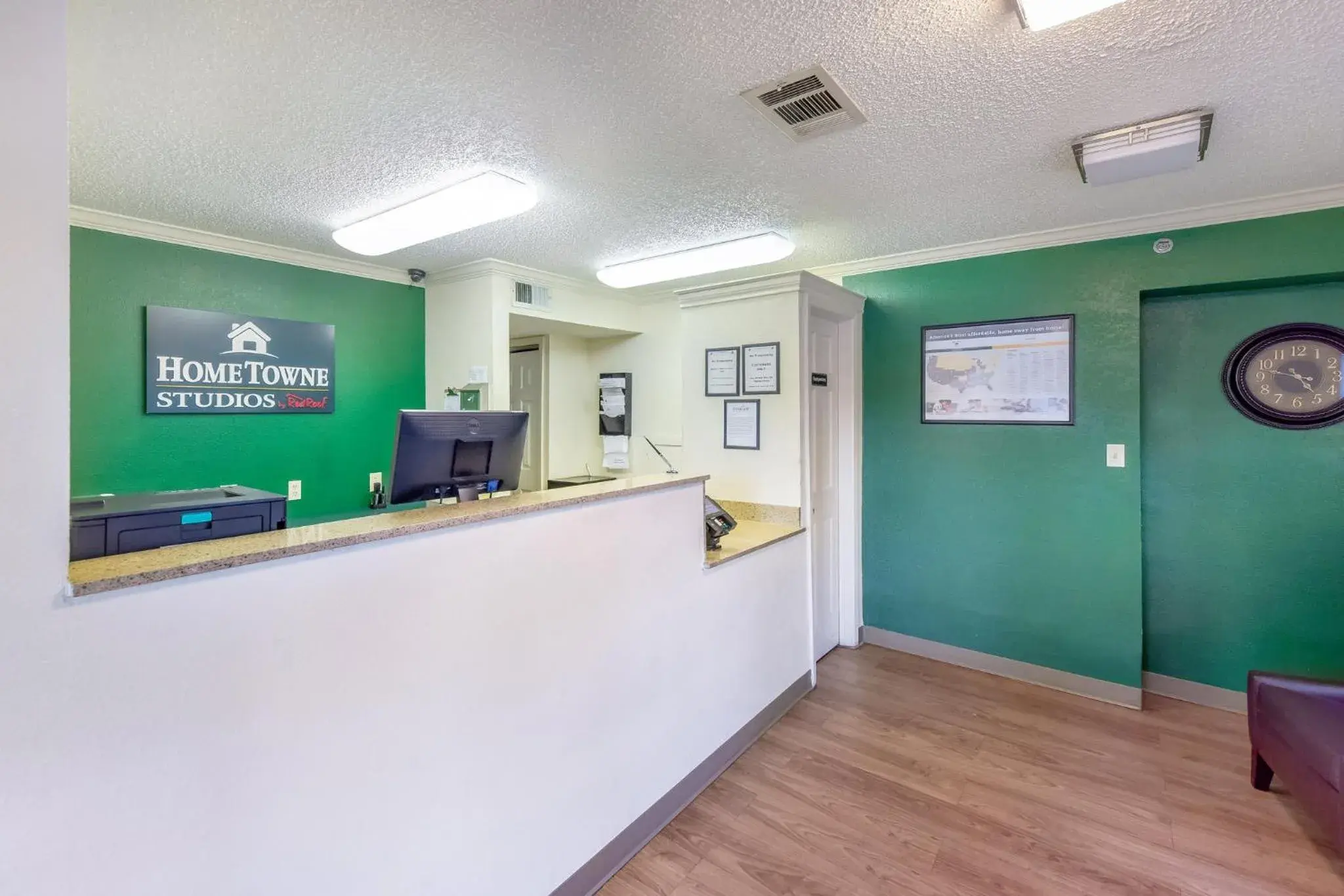 Lobby or reception in HomeTowne Studios by Red Roof Dallas - North Addison - Tollway Lobby or reception in HomeTowne Studios by Red Roof Dallas - North Addison - Tollway