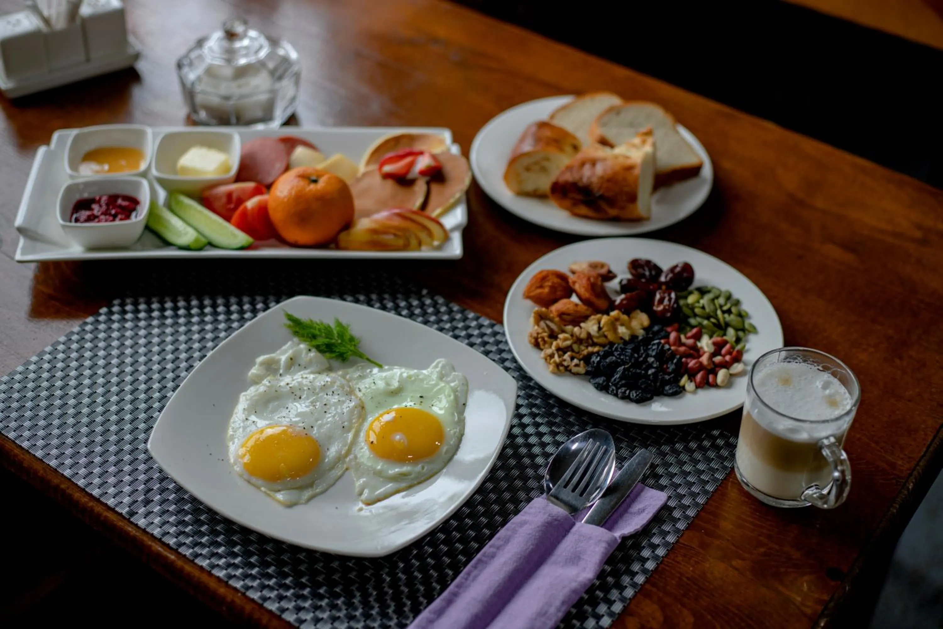 Food and drinks in Hotel Good Night