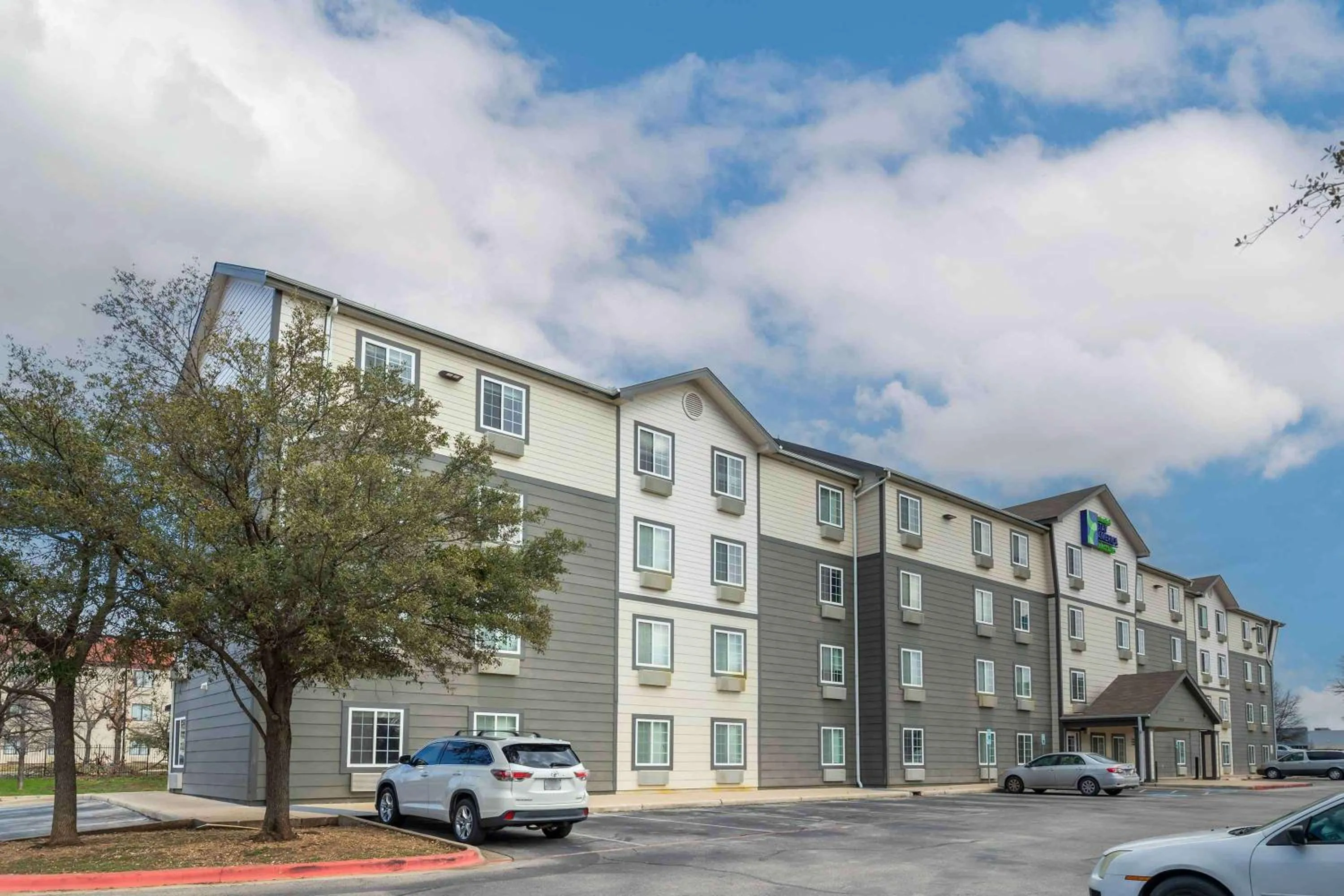 Property building in Extended Stay America Select Suites - Austin - Round Rock
