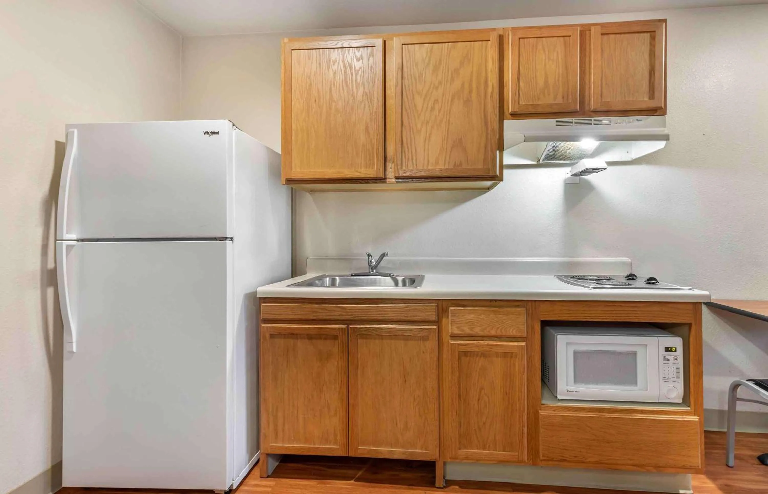 Kitchen or kitchenette in Extended Stay America Select Suites - Austin - Round Rock