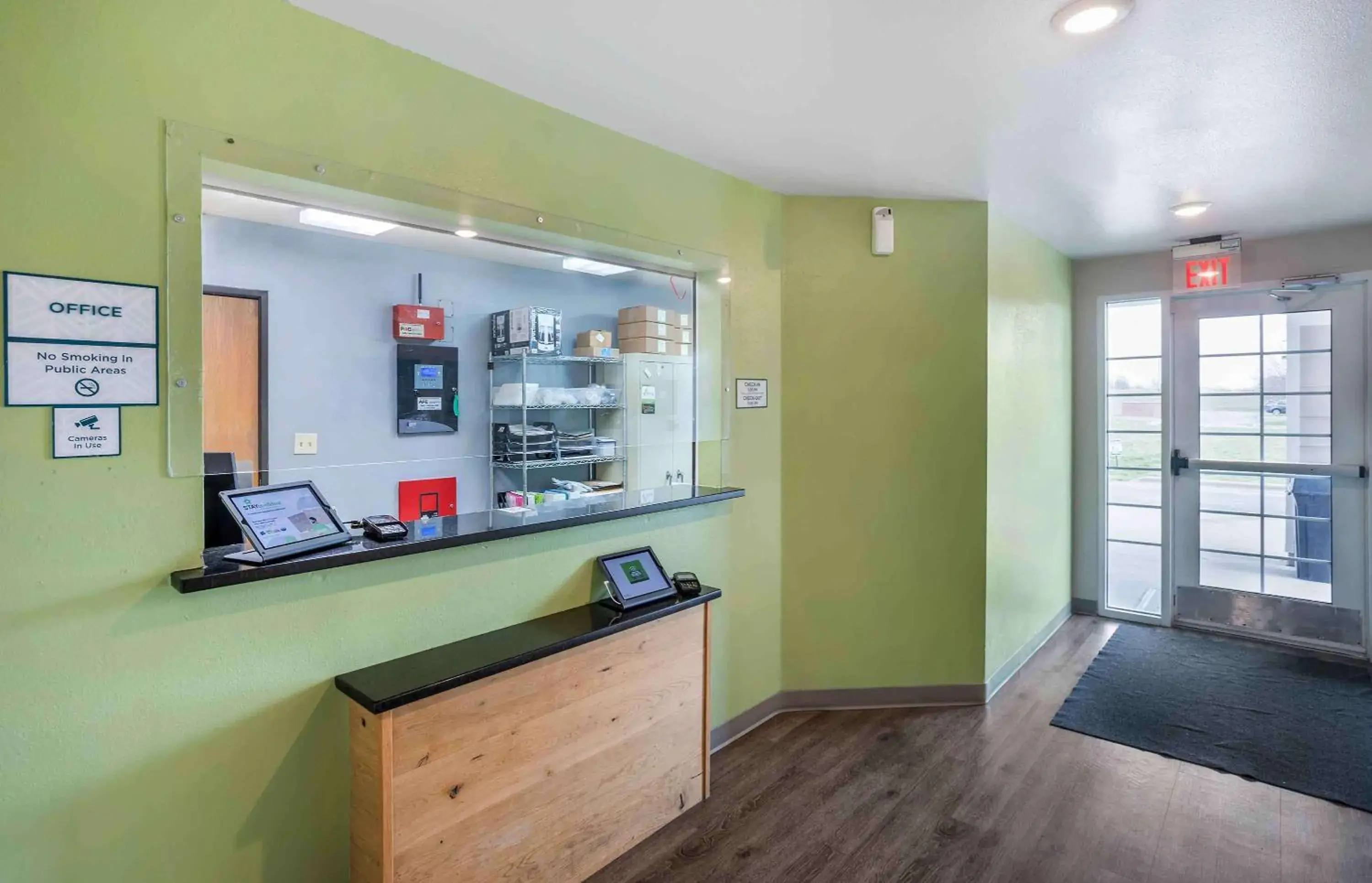 Lobby or reception in Extended Stay America Select Suites - Springfield - South - Battlefield Lobby or reception in Extended Stay America Select Suites - Springfield - South - Battlefield