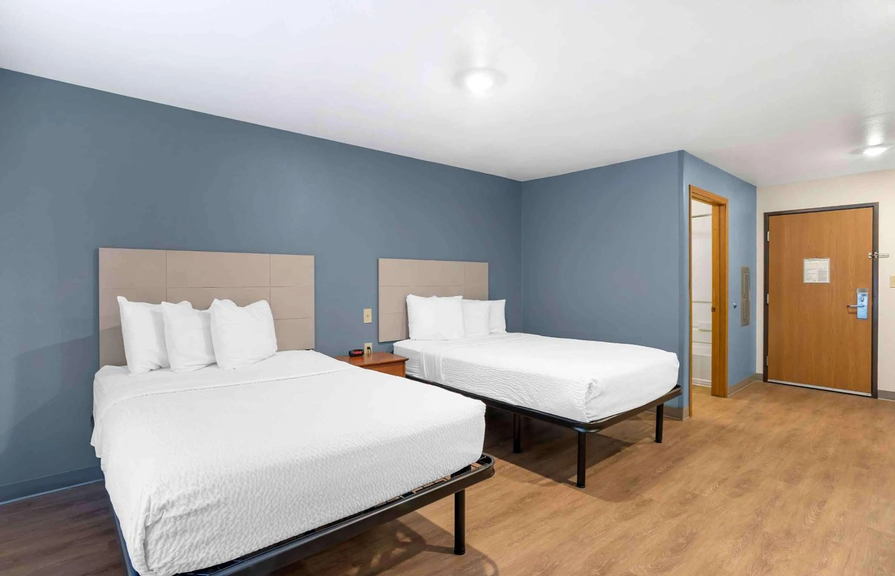 Bedroom, Bed in Extended Stay America Select Suites - Springfield - South - Battlefield