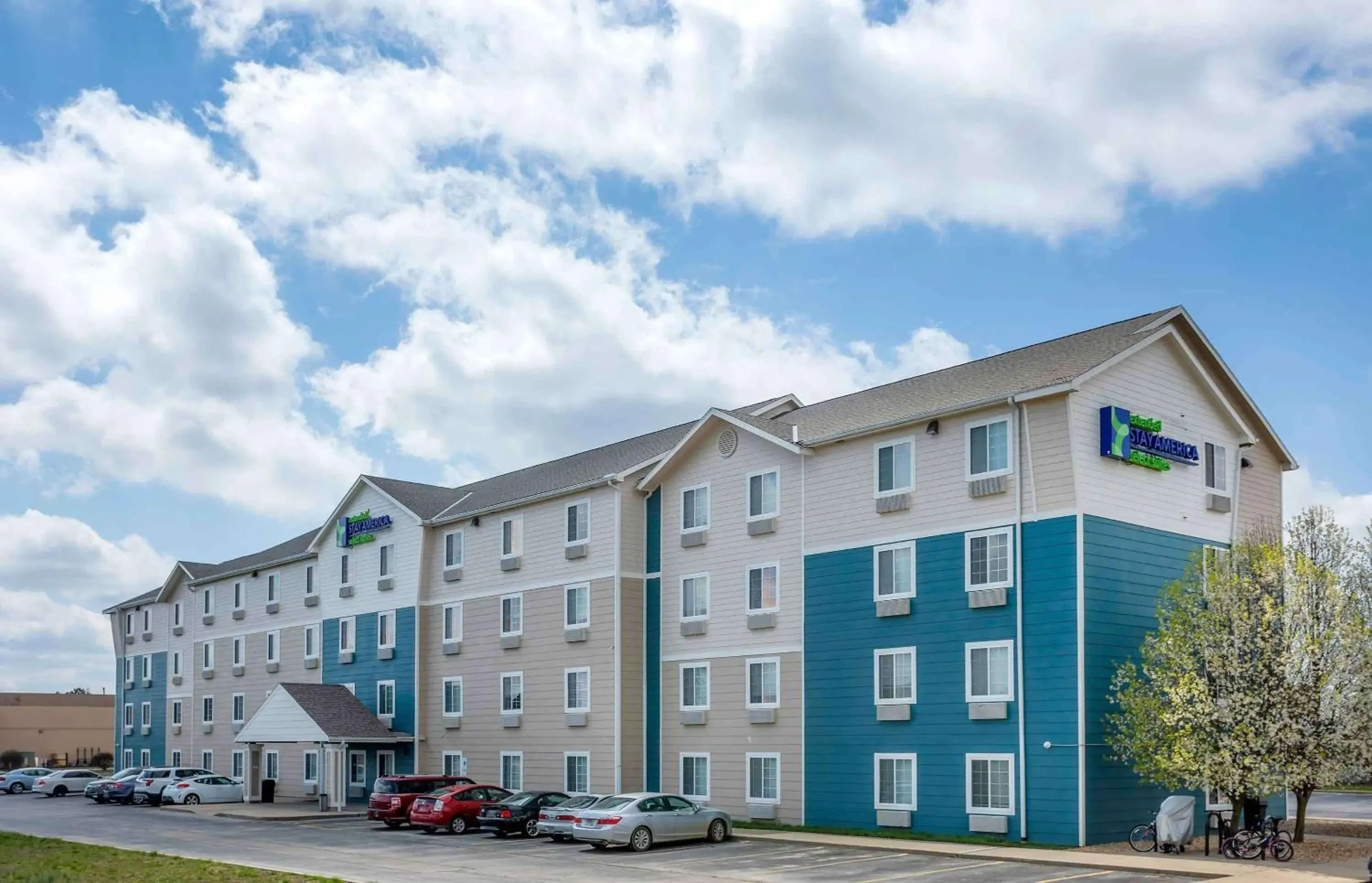 Property building in Extended Stay America Select Suites - Springfield - South - Battlefield Property building in Extended Stay America Select Suites - Springfield - South - Battlefield