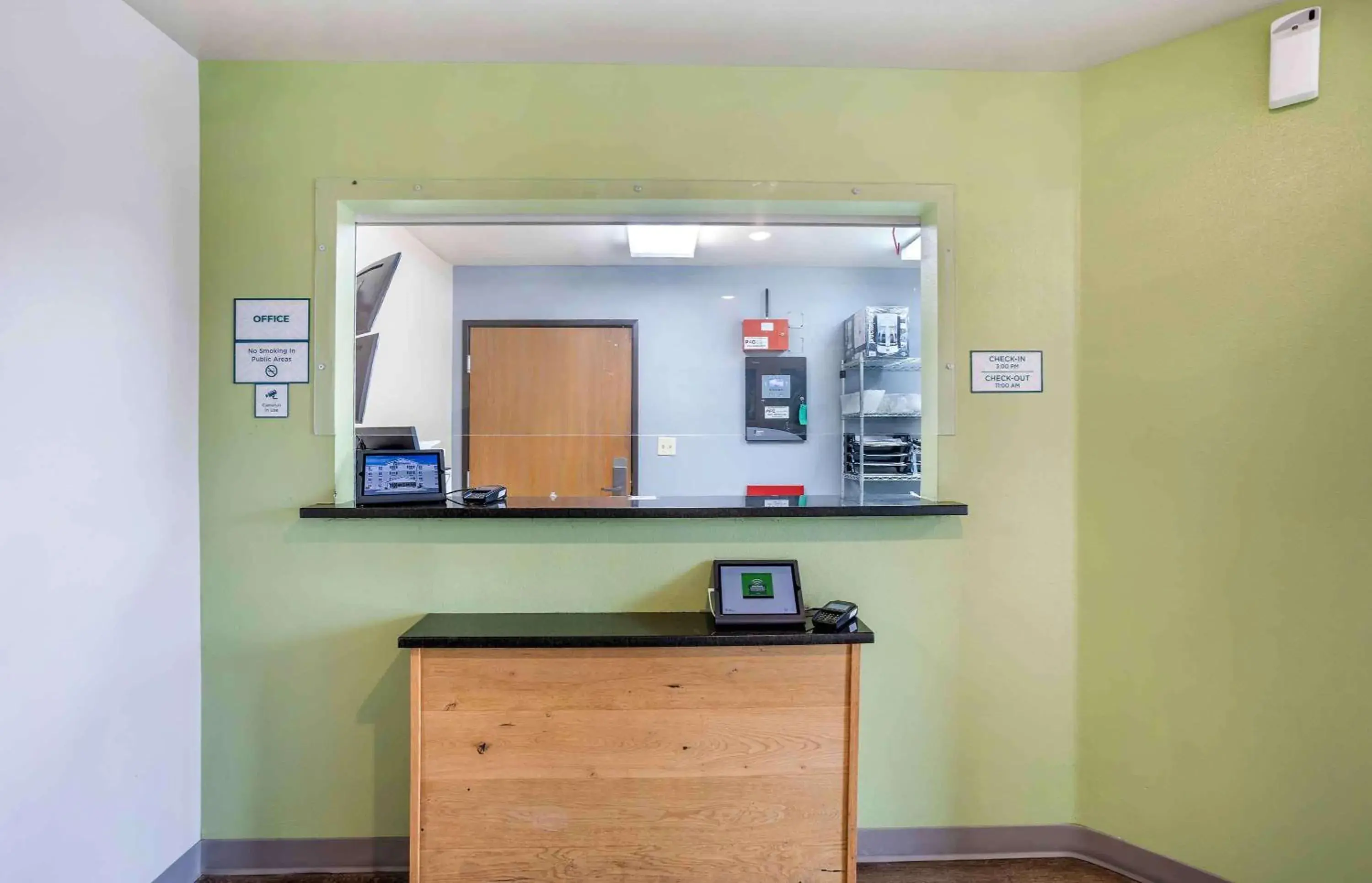 Lobby or reception in Extended Stay America Select Suites - Springfield - South - Battlefield Lobby or reception in Extended Stay America Select Suites - Springfield - South - Battlefield