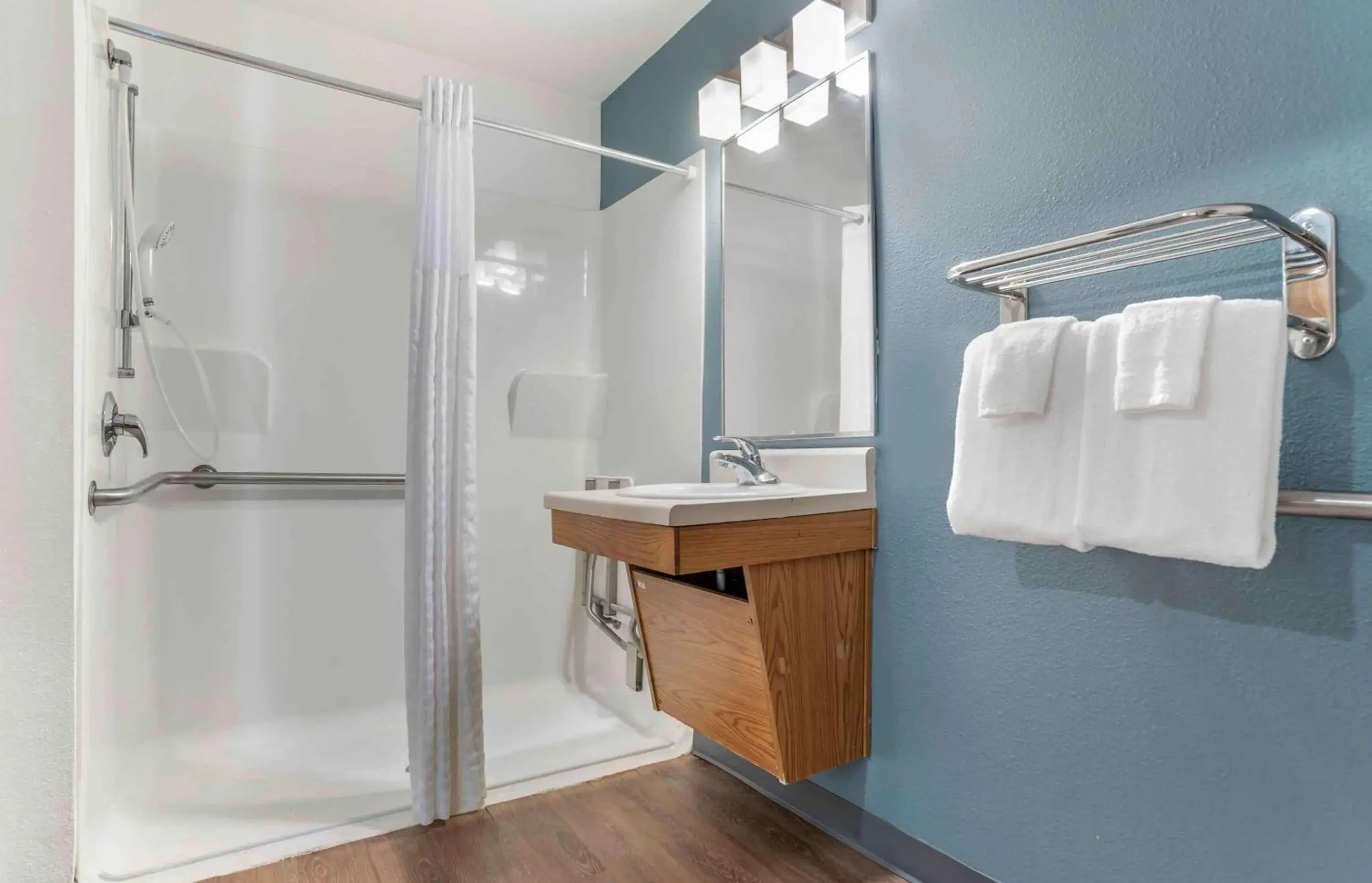 Bathroom in Extended Stay America Select Suites - Pensacola - Northwest