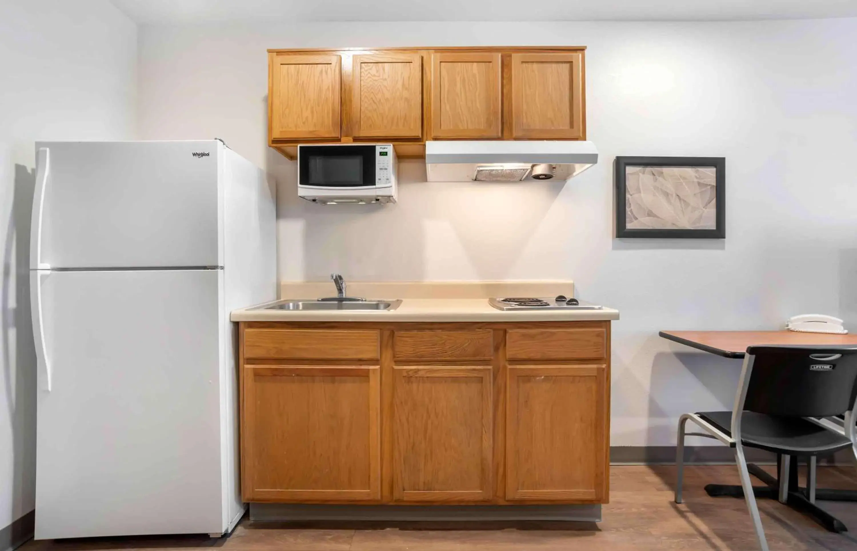 Bedroom, Kitchen/Kitchenette in Extended Stay America Select Suites - Pensacola - Northwest